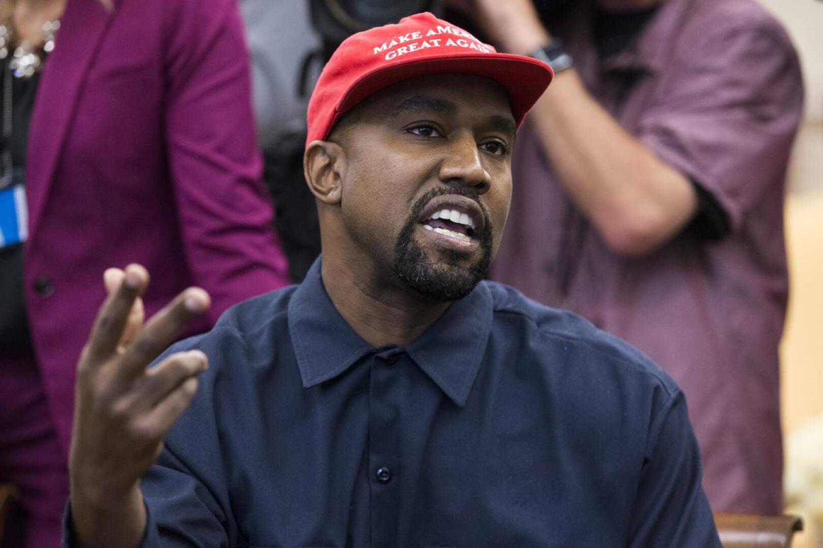 Kanye West puhui 11. lokakuuta 2018 valkoisessa talossa presidentti Donald Trumpin tilaisuudessa. Heinäkuussa 2020 West twiittasi, että asettuu itse ehdolle 3. marraskuuta 2020 pidettäviin presidentinvaaleihin.