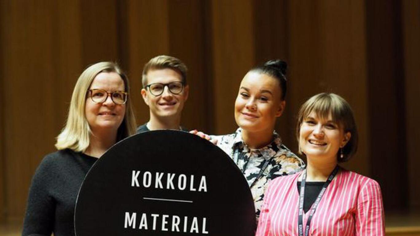 Kokkola Material Week siirtyy Tullipakkahuoneelta Snellman-salille tilanpuutteen vuoksi. Kuvassa Kosekin Johanna Haikola, Pekka Pohjola, Titta Tilvis ja Nora Birkman Neunstedt.