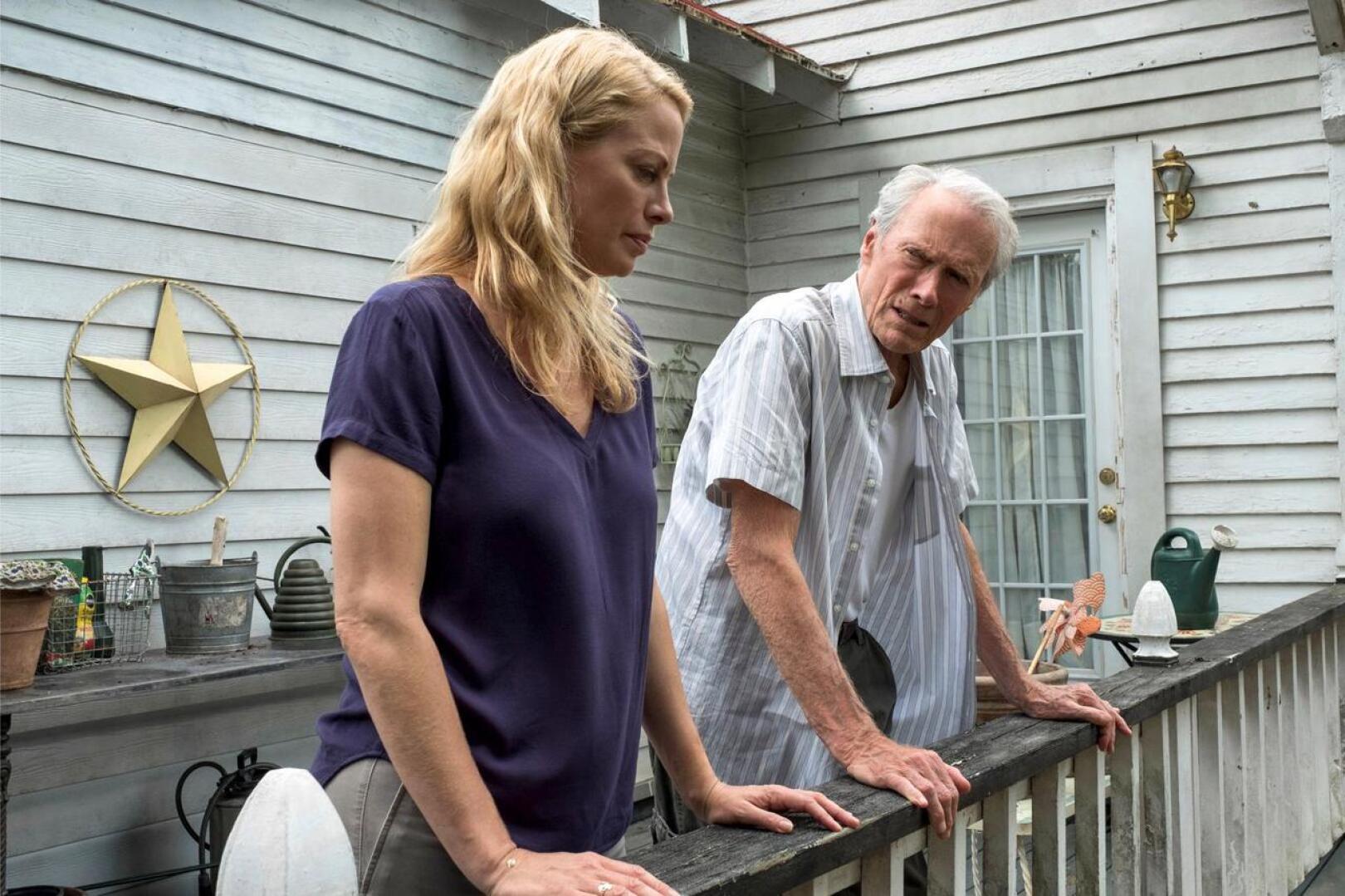 Clint Eastwood näyttelee tyttärensä Iris Eastwoodin kanssa toisistaan vieraantuneita perheenjäseniä rikosfilmissä The Mule.