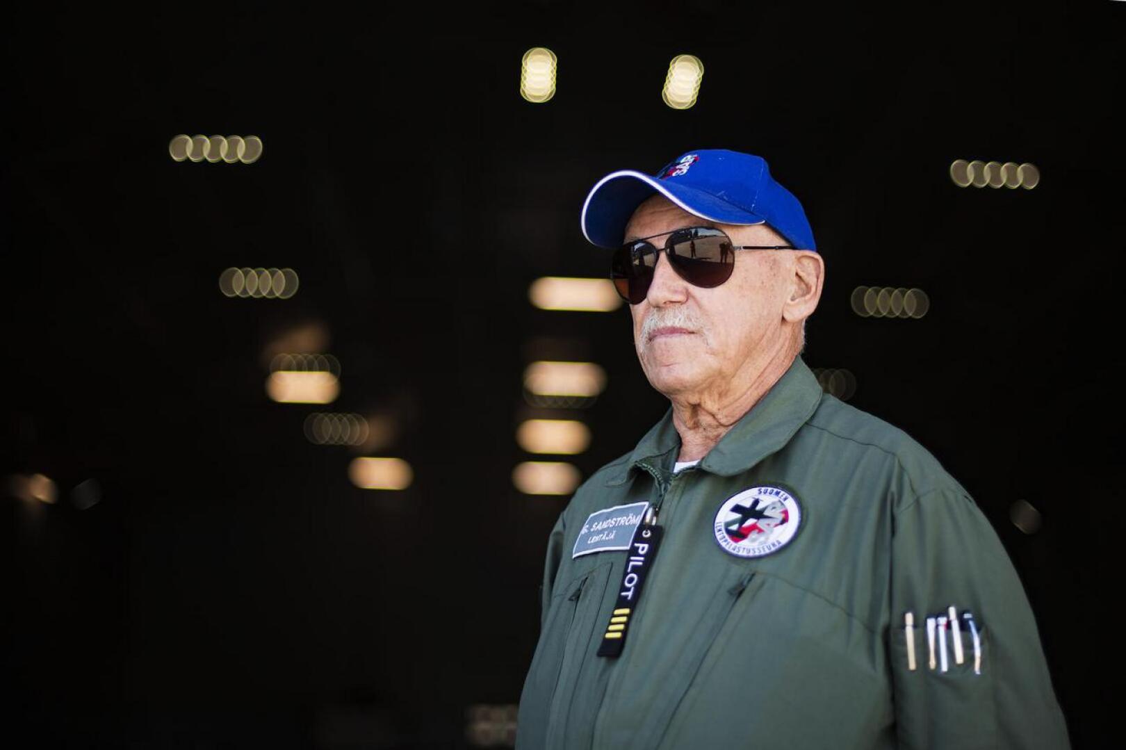 Luodossa asuvan Göran Sandströmin lentoharrastus on kantanut läpi elämän. Vuodesta 1984 hän on toiminut myös lennonopettajana.