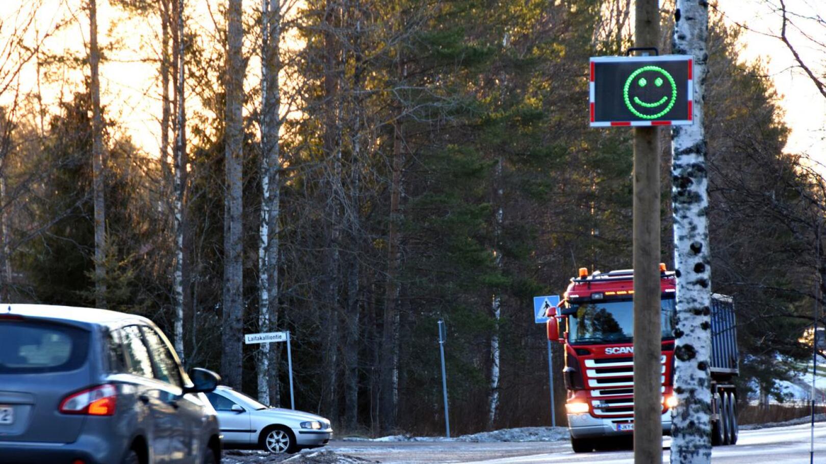 Nopeusnäytöt ovat antaneet autoilijoille palautetta nyt muutaman vuoden ajan Pulkkilantiellä ja Kytökyläntiellä.