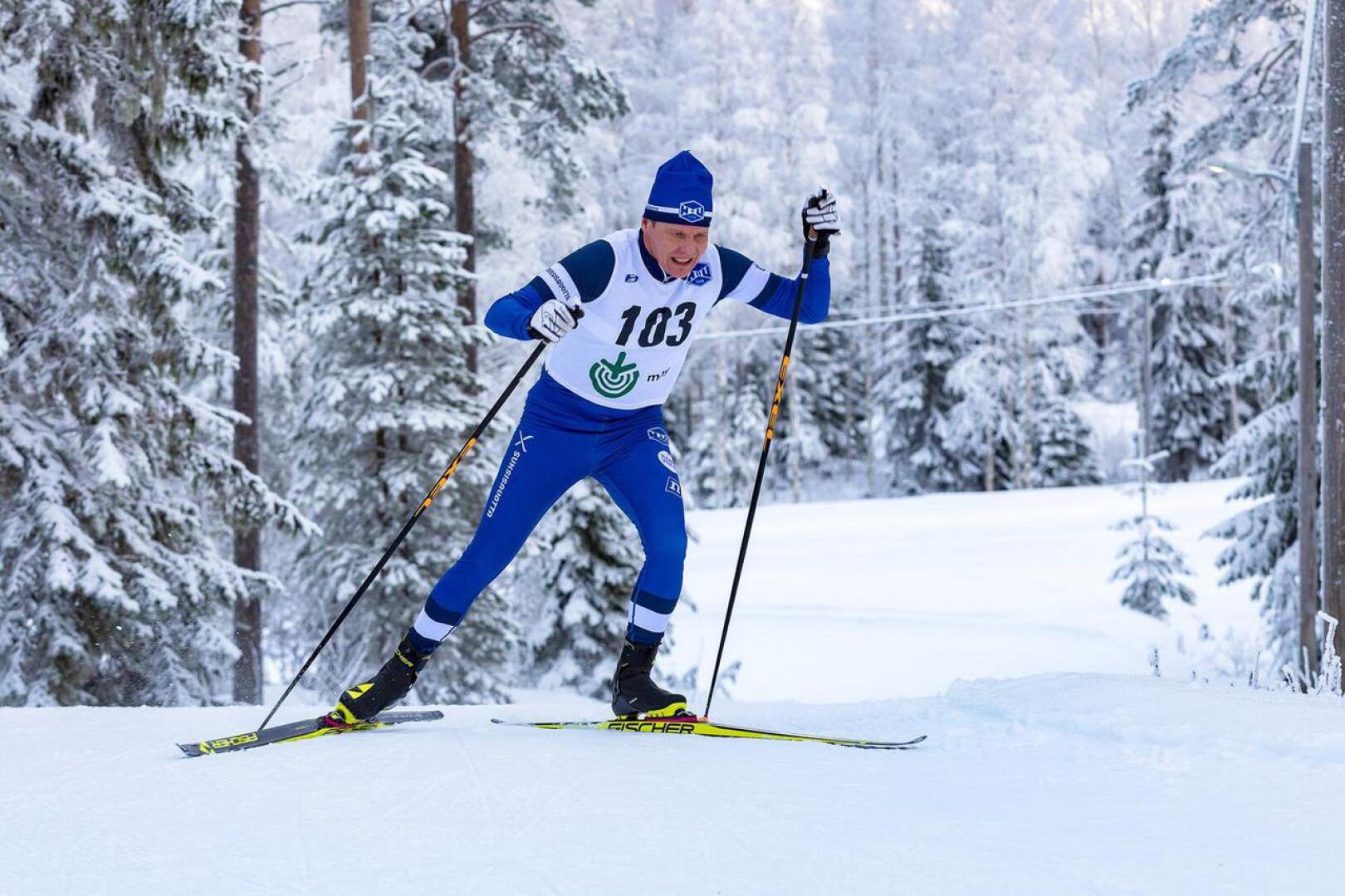 Jari Mäntylä innostui muutama vuosi sitten hiihdosta uudelleen ja hiihtää ikämiessarjassa tasaisia hiihtoja kisasta toiseen. Arkistokuva.