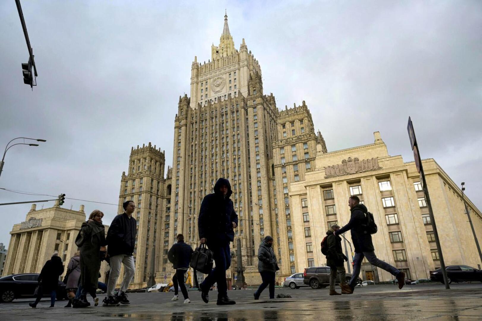 Venäjän ulkoministeriössä on pohdittu Ukrainan sodan vaikutuksia maan diplomaattisiin suhteisiin ja talouteen.