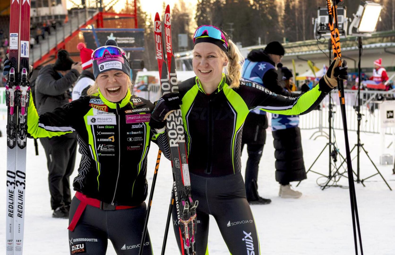 Team Skiersin Ida Meriläinen ja Roosa Juuska hiihtivät parisprintin yhdeksänneksi SM-kisojen avauspäivänä Tampereella.