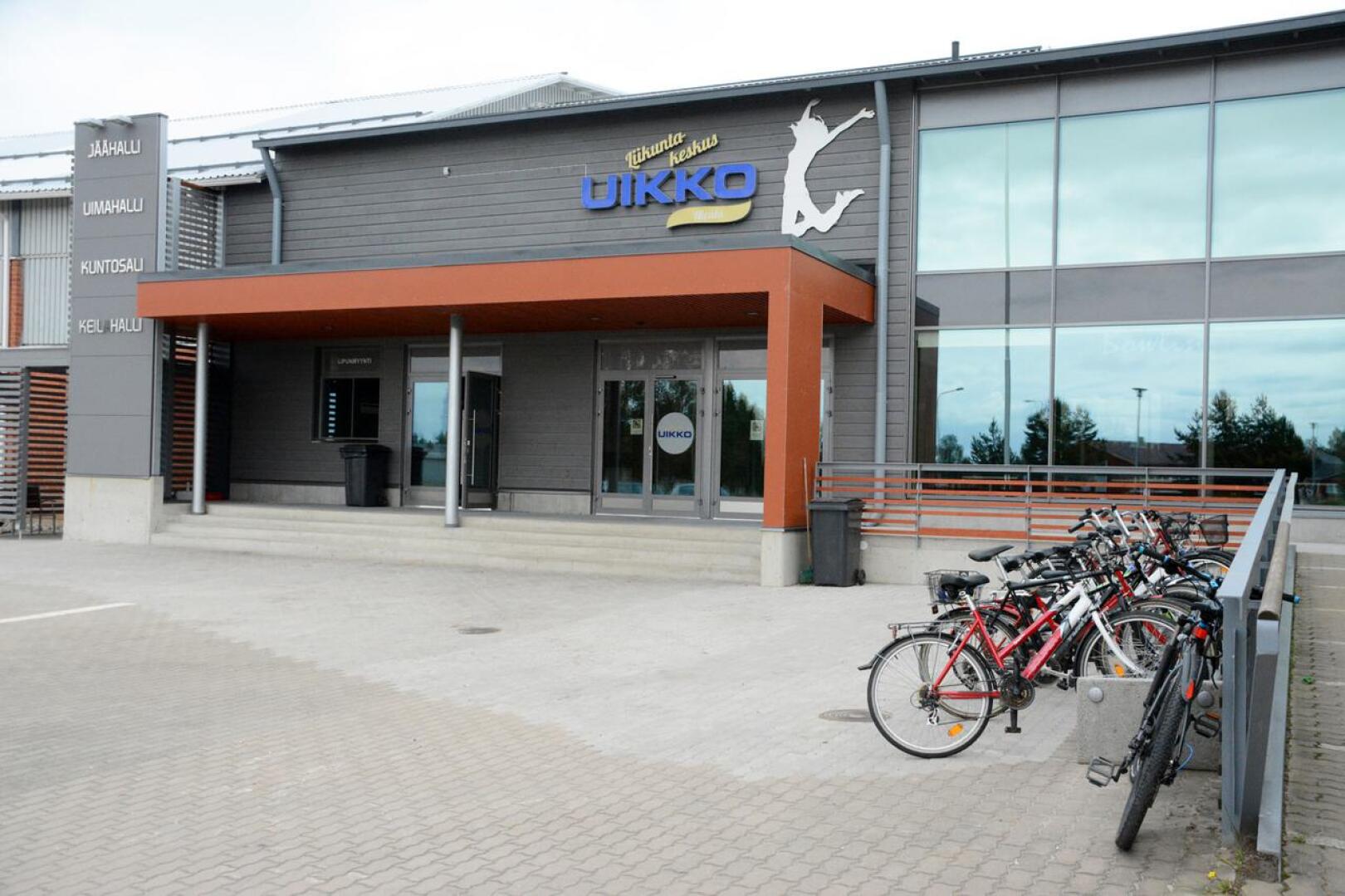 Nivalan monitoimihallia suunnitellaan liikuntakeskus Uikon yhteyteen.