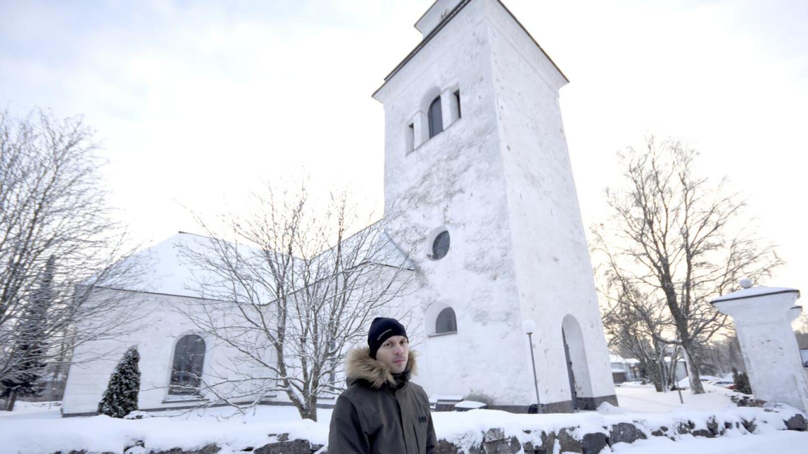 Suurin kunnostustyö kohdistuu kirkontorniin, jossa rappaus on heikoimmassa kunnossa, kertoo kiinteistöpäällikkö Veli-Matti Raappana.