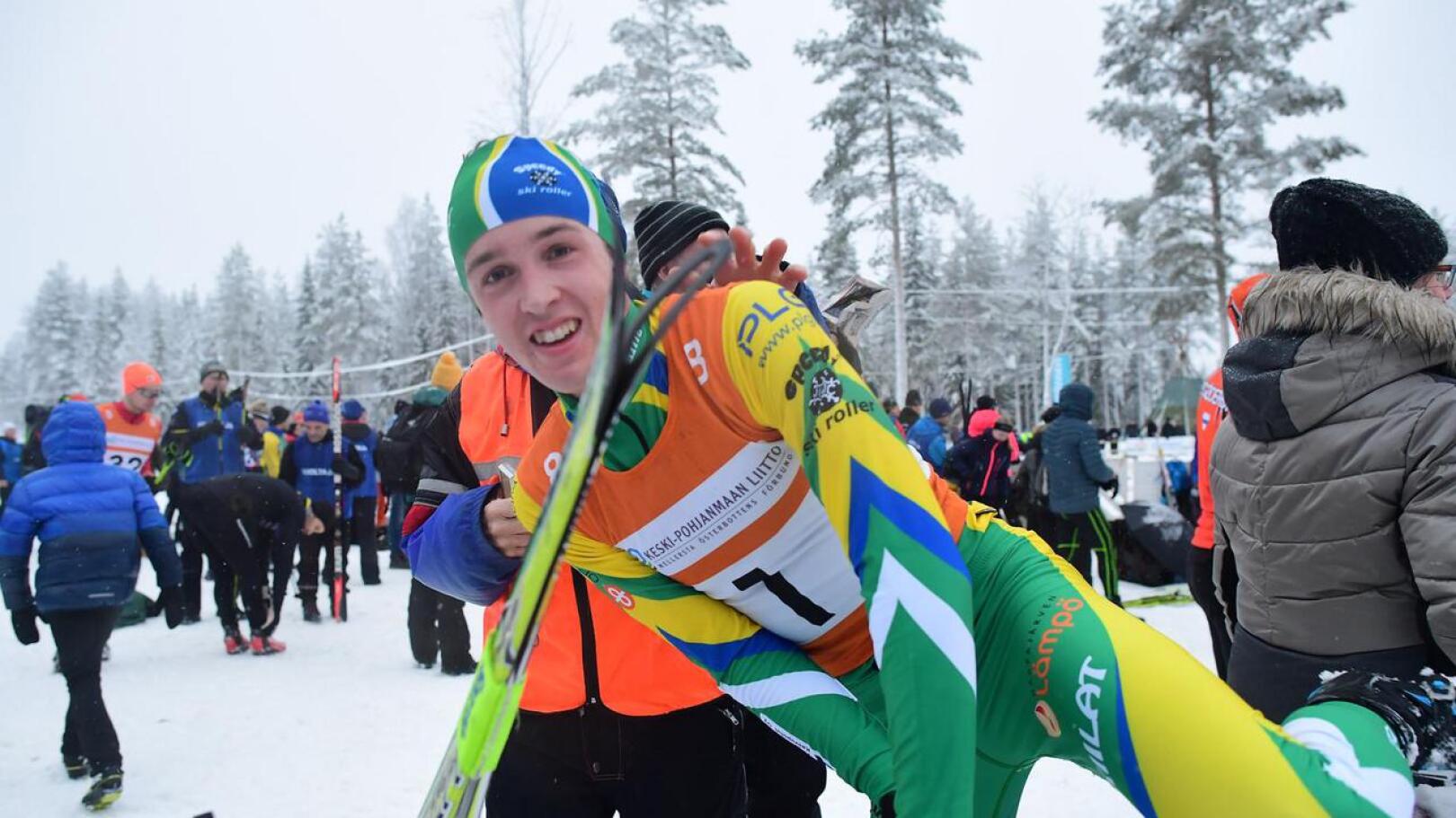 Tero Seppälä toi Haapajärven voittajana maaliin Keski-Pohjanmaan maakuntaviestissä Haapajärvellä.
