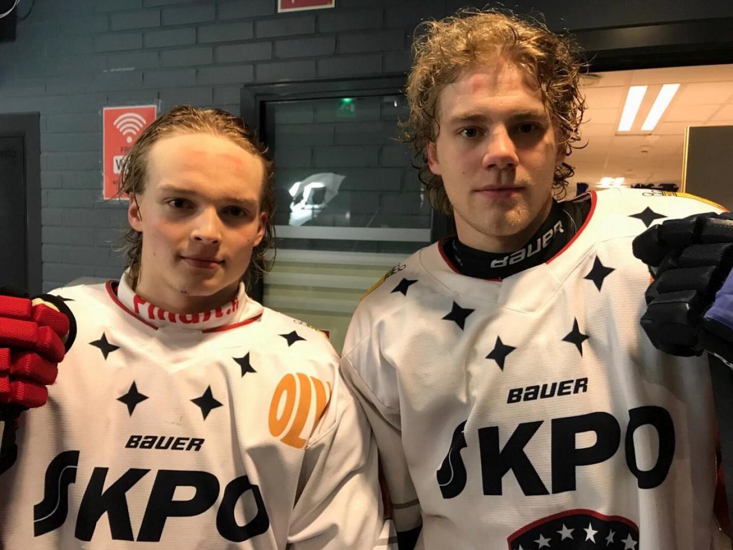 Santeri Haarala (vas.) ja Wiljami Myllylä saattavat hyvinkin pelata keväällä Liigaa.
