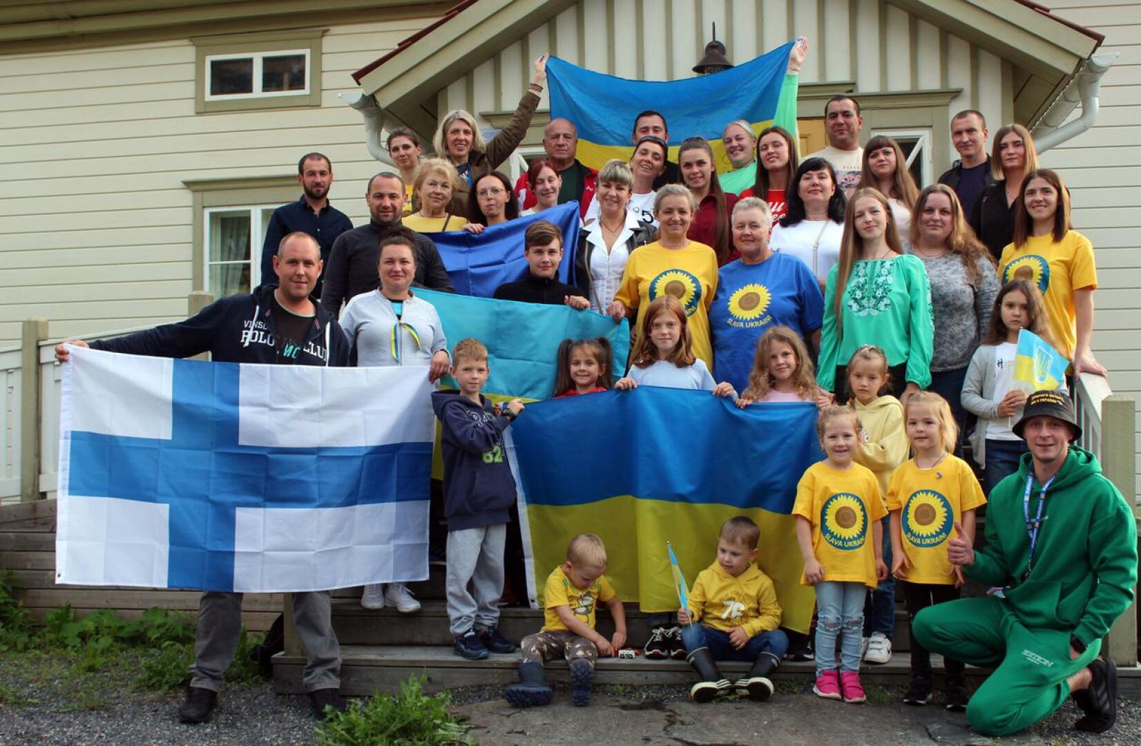 Keskiviikkoiltana ukrainalaiset viettivät Ventelässä vapaamuotoista itsenäisyyspäivää jutellen ja toisiinsa tutustuen. Tarjolla oli myös hyvää ruokaa ja ukrainalaista musiikkia. Tilaisuutta juhlistivat Ukrainan ja Suomen liput.