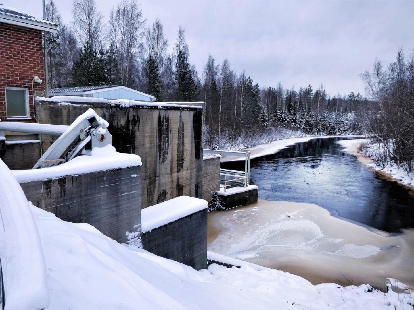 Långfors on yksi yhdeksästä voimalaitoksesta Ähtävänjoella akselilla Luodonjärvi-Evijärvi-Lappajärvi-Alajärvi.