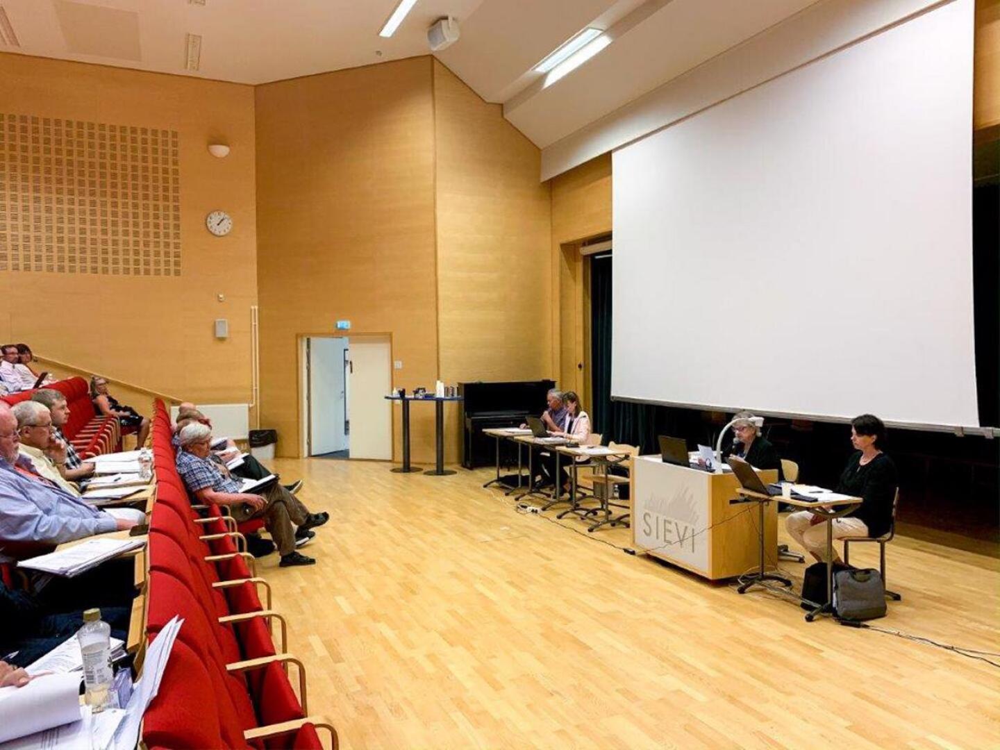 Korpelan Voiman yhtymäkokous alkoi perjantaina iltapäivällä kello 13.00 Sievin Vääräjokisalissa.