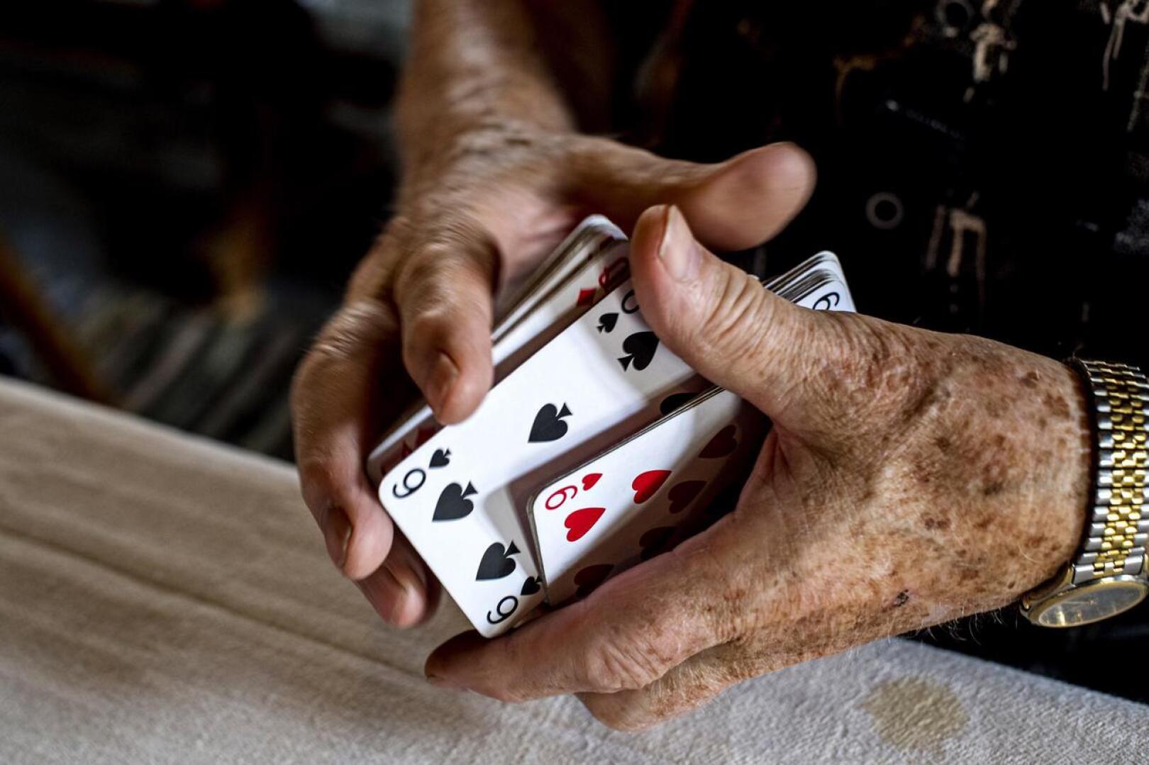 Pelaajien mukaan pidrossa tarvitaan sekä taitoa, että tuuria. Hyvällä tuurilla käteen osuvat oikeat pelikortit.