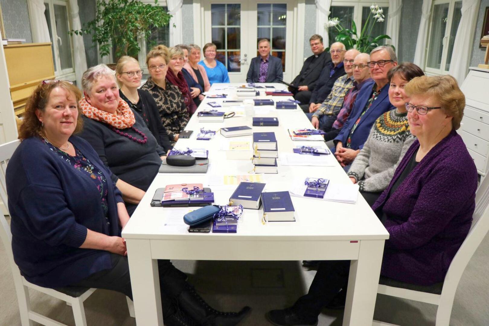 Perhon vanha kirkkovaltuusto kokousti viimeisen kerran 30. marraskuuta. Suurin osa valtuustosta vaihtuu vuodenvaihteessa.