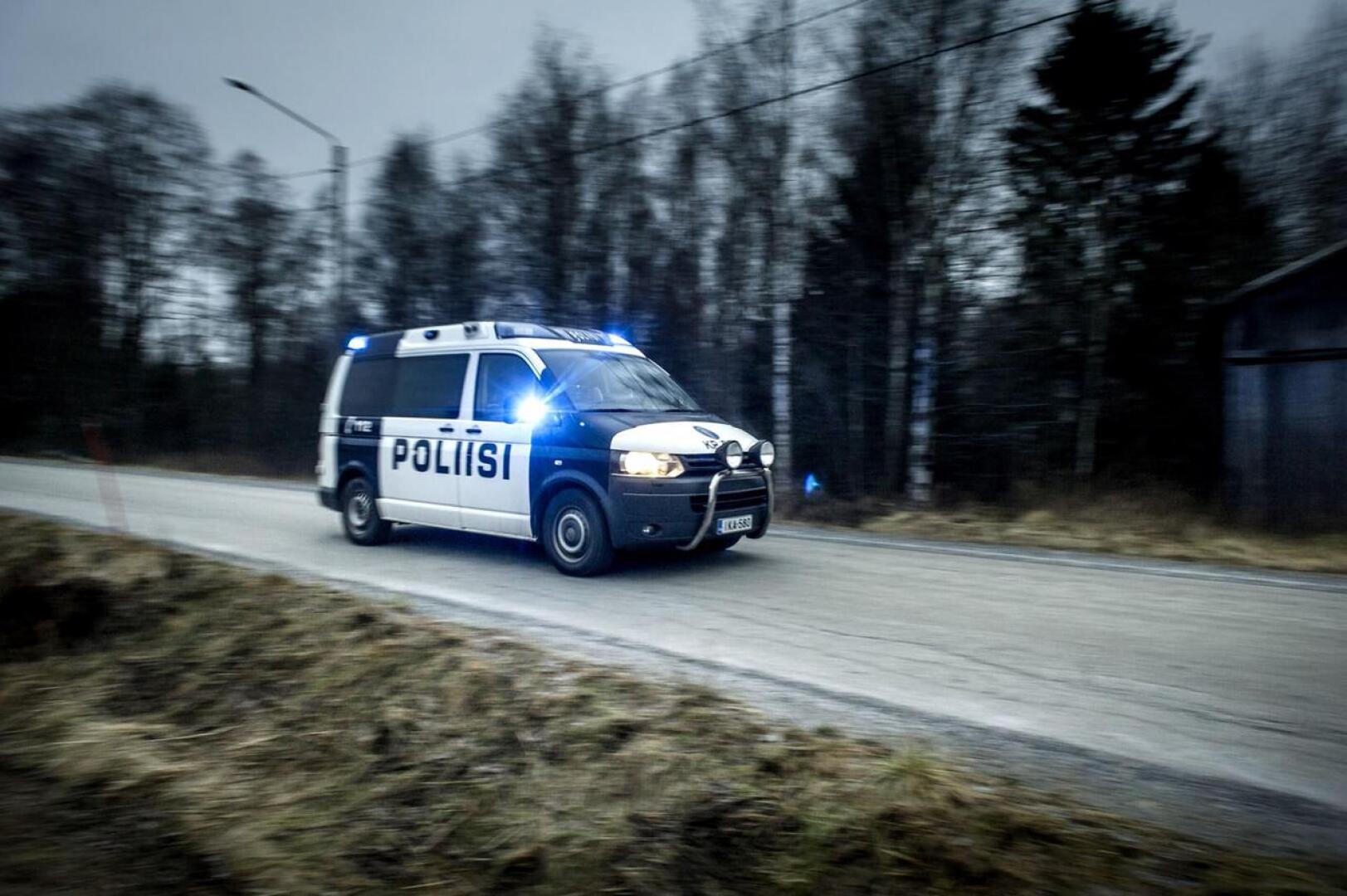 Poliisin hälytystehtävien määrä väheni Oulun poliisin alueella 11 prosentilla. Varsinkin kotihälytyksiä tuli edellisvuotta vähemmän.