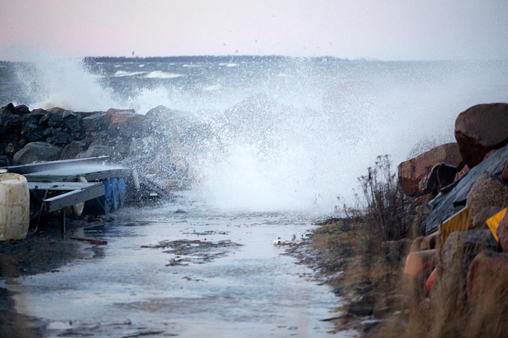Keski-Pohjanmaalla myrskysi lauantaina. Kuva on Kalajoen Keskuskarilta vuodelta 2011.