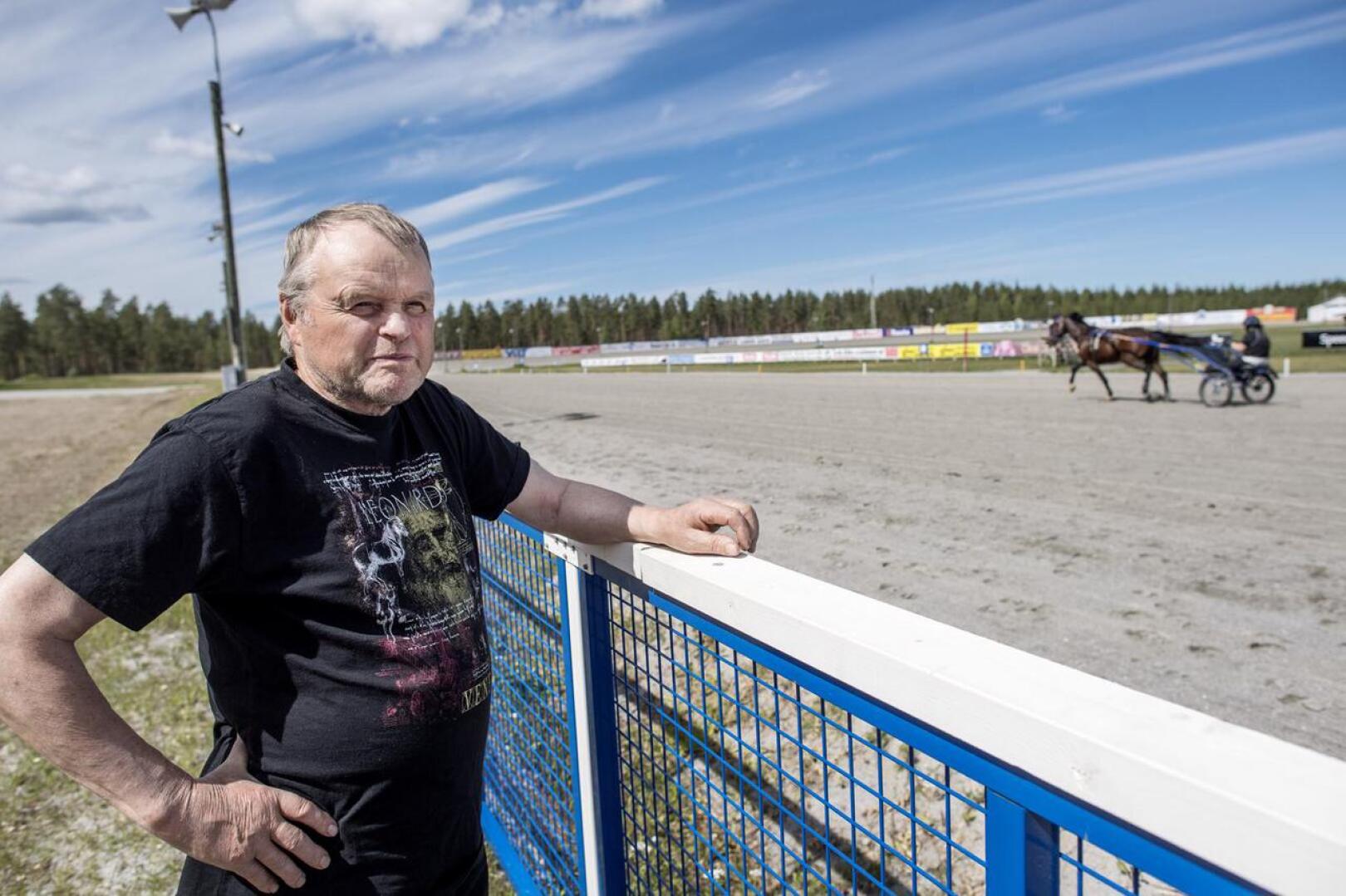 Aarre Virkkala muistaa hyvin Nikulan raviradalla juostavan Pikkupelimanni-kilpailun alkuajat.