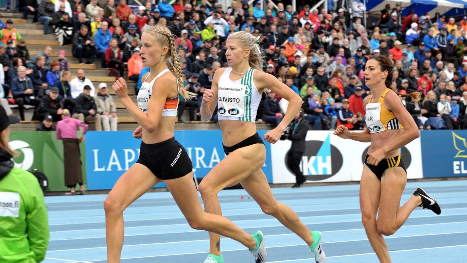 Pronssia ottanut Falkenin Nathalie Blomqvist johti pitkään 1 500 metrin kilpailua, mutta Sara Kuivisto ja Kristiina Mäki painelivat ohi viimeisellä 200 metrillä.