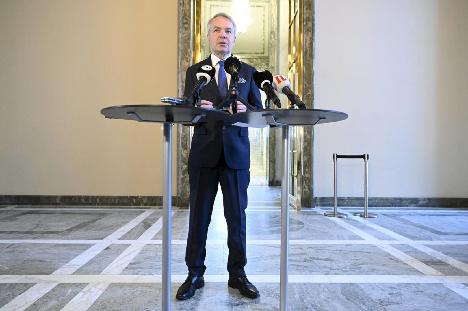 Ulkoministeri Pekka Haavisto kertoi eduskunnassa pitämässään tiedotustilaisuudessa puhuneensa tänään Naton pääsihteerin Jens Stoltenbergin