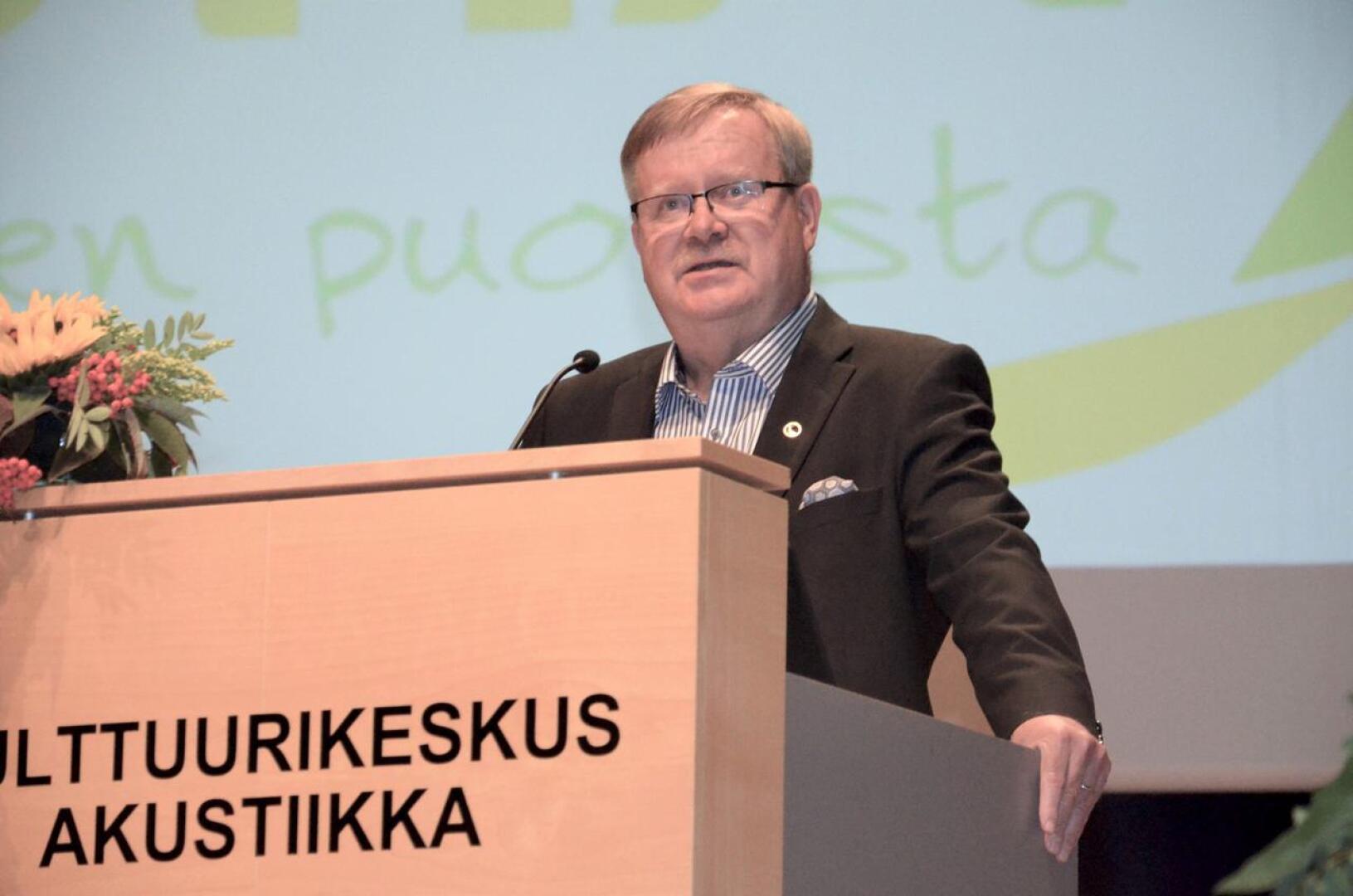 Vestian hallituksen puheenjohtajana jatkaa Paavo Hankonen.