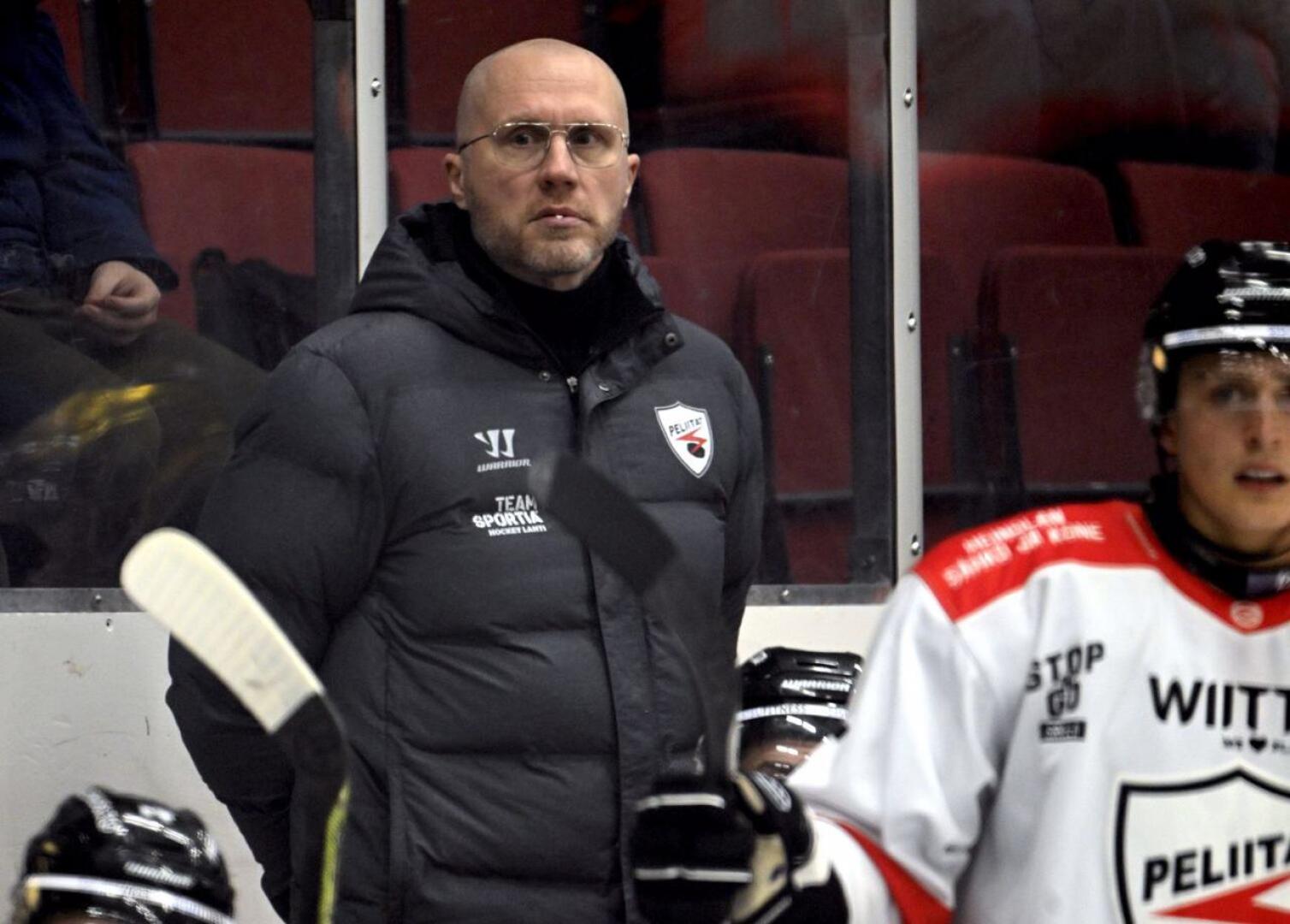 Hannes Hyvönen valmentaa toista kauttaan Peliittoja. 