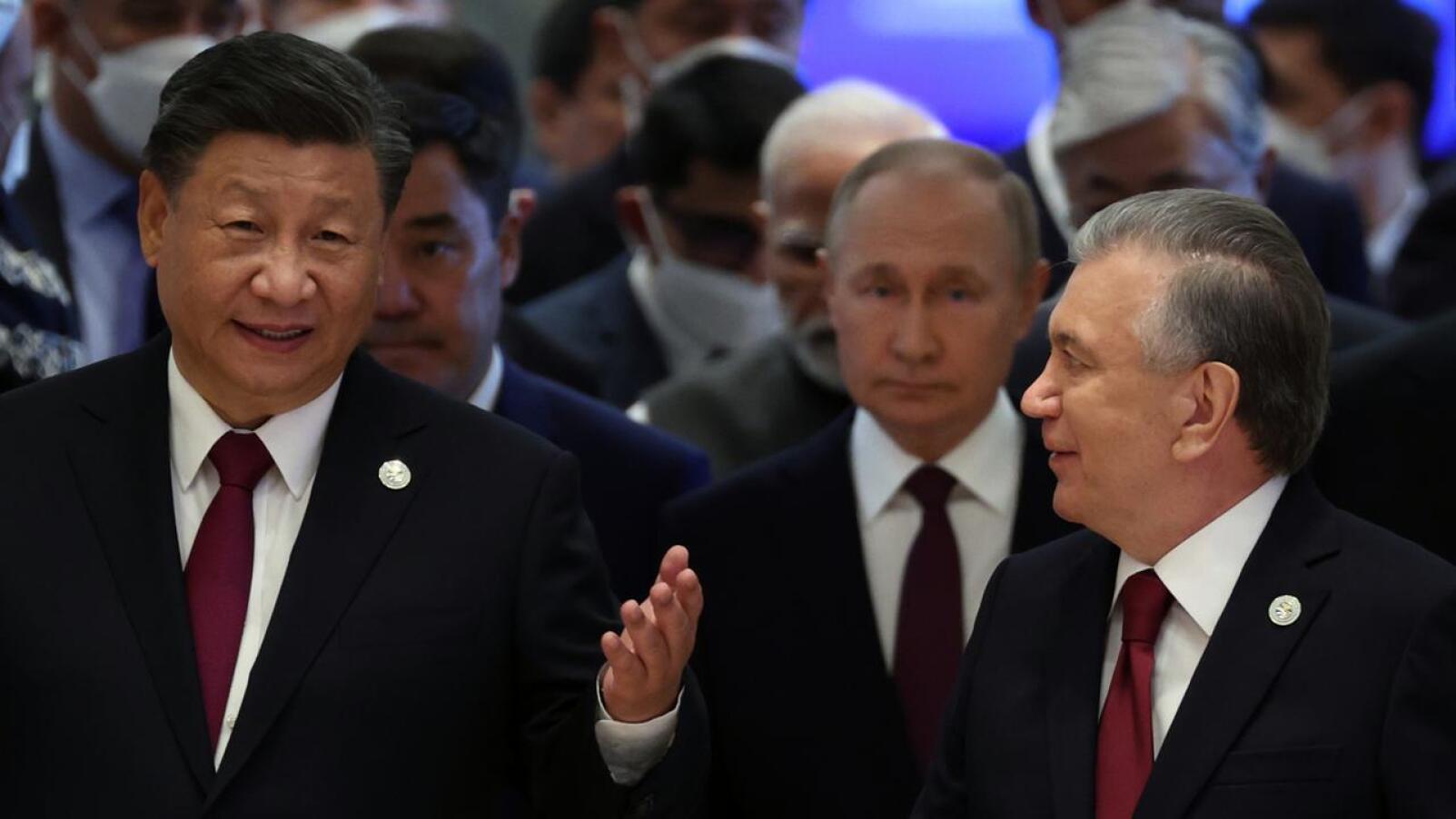 Kiinan presidentti Xi Jinping on tavannut Venäjän presidentin lähes 40 kertaa viimeisen kymmenen vuoden aikana. Xi, Putin ja Uzbekistanin presidentti Shavkat Mirziyoyev kävelivät yhdessä SCO-kokoukseen. SCO on 2001 perustettu liittoutuma, johon kuuluvat Kiina, Intia, Kazakstan, Kirgisia, Venäjä, Pakistan ja Tajikistan.