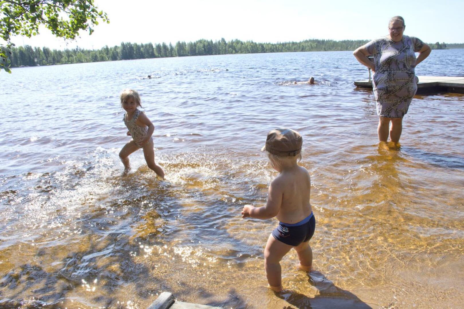 Pitkäjärvi on suosittu uimapaikka. Sen toivottu kunnostaminen alkaa syksyllä.