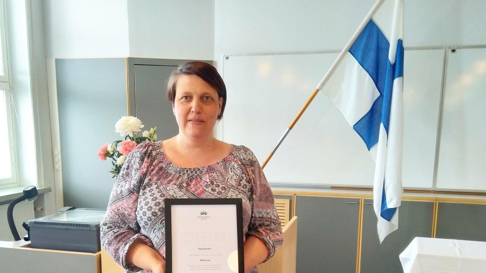 Sieviläiselle metsäopettaja Tiina Somerolle myönnettiin Metsämiesten Säätiön ”Työyhteisön hyvä tyyppi” -stipendi.