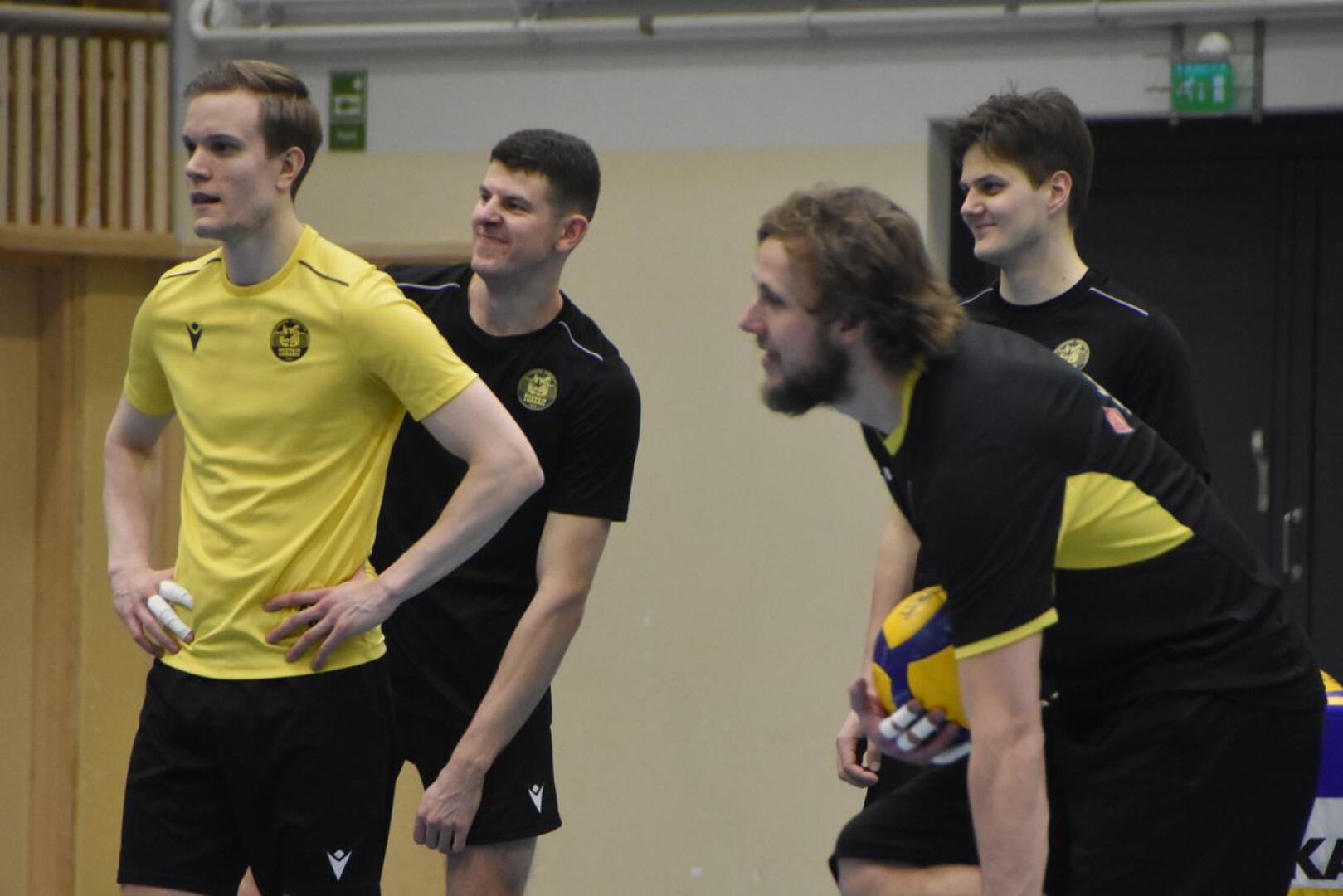 Kaikki kunnossa. Rami Rekomaa (vas.), Daniel Thiessen, Antti Leppälä ja Jere Mäkinen maanantain treeneissä.