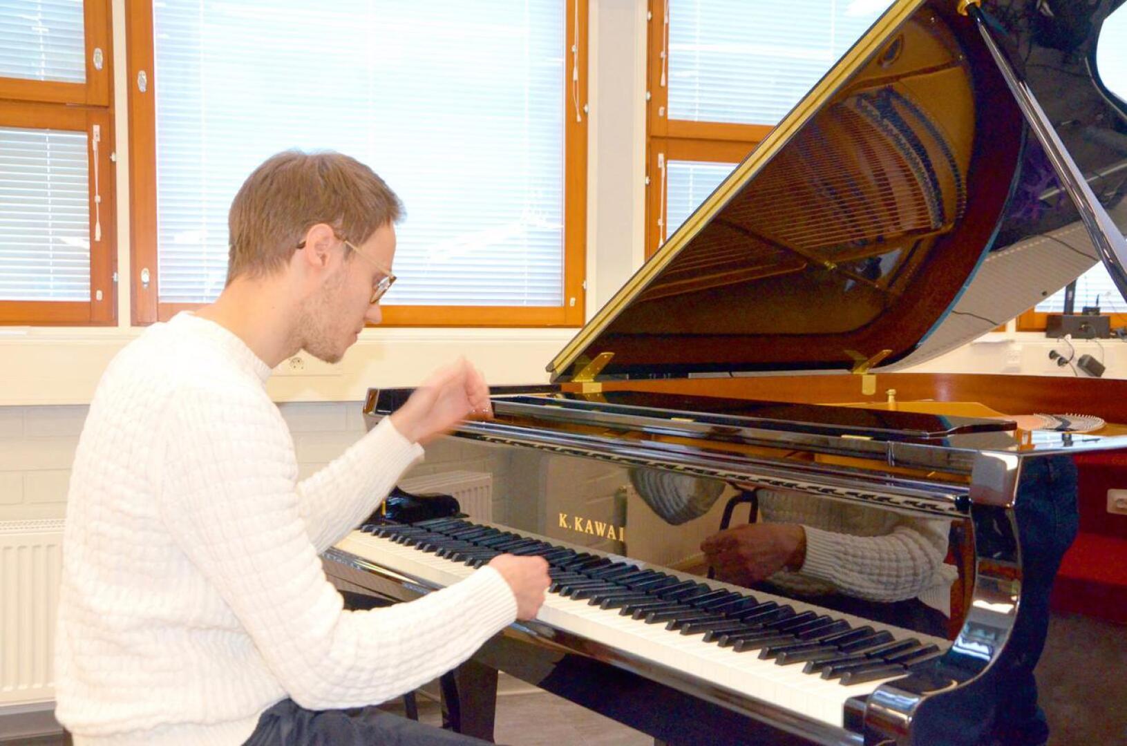 Matti Pohjoisaho on opiskellut viime vuoden pianonsoittoa Centriassa.