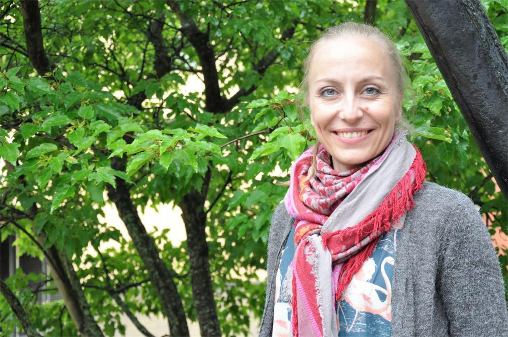 Johanna Lehesvuorta kuulee loppuviikosta Kokkolan oopperan Meyerbeerissä ja syksyllä jälleen Kansallisoopperassa. Kuva: Maisa Järvelä
