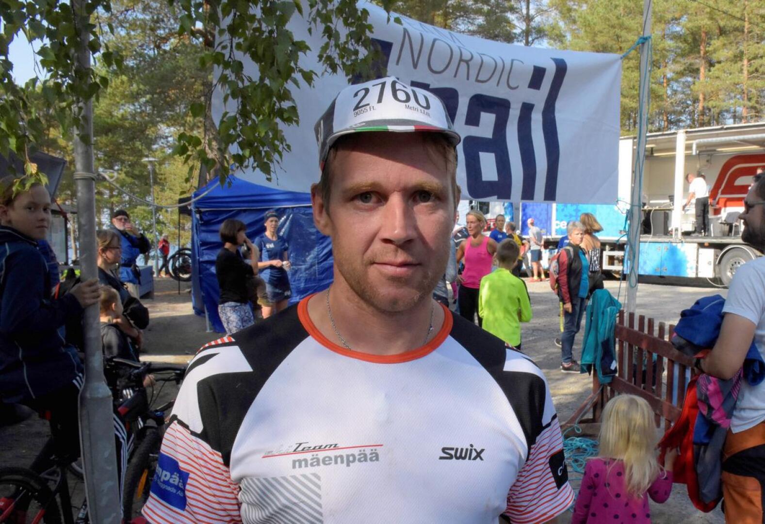 Pietarsaarelainen kestävyysurheilija Hans Mäenpää on kärsinyt koronan jälkioireista.