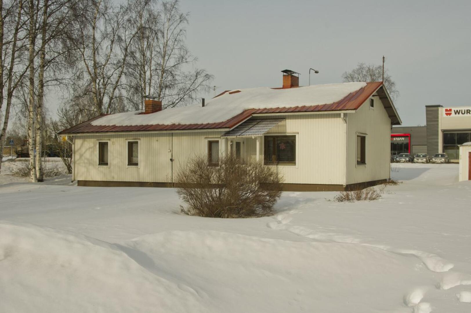 Nivalan kaupungin omistama entinen Stenrothin talo Asematien ja Haapajärventien kulmassa on yksi kartoitettuja kohteita.