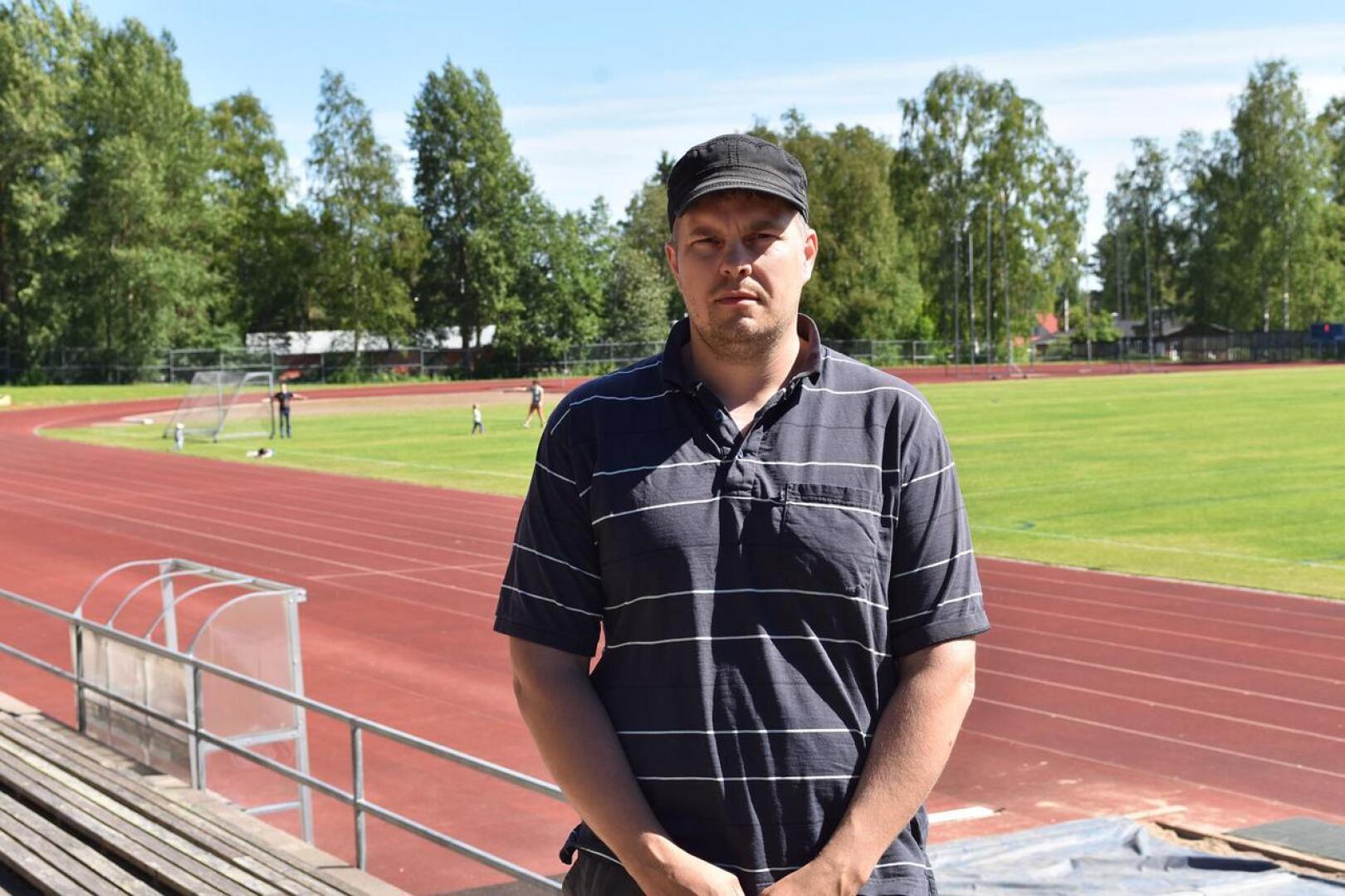 Haapaveden Urheilijat ry:n puheenjohtaja Juha Aho oli tunnustuksesta hyvillään.