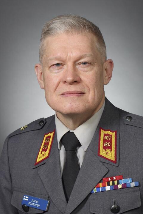 Kenraalimajuriksi ylennetty Jukka Tapio Sonninen. 
