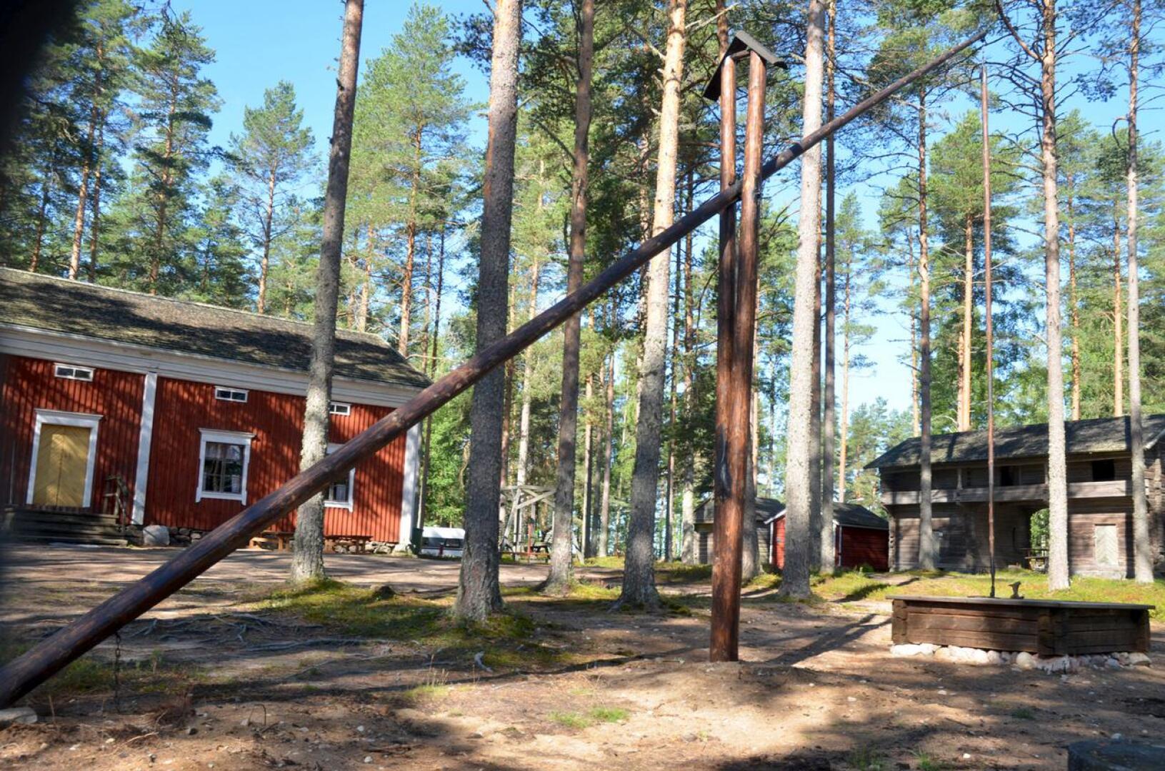 Komea siitä tuli. Vinttikaivo komeilee nyt Lestijärven museon pihamaalla.