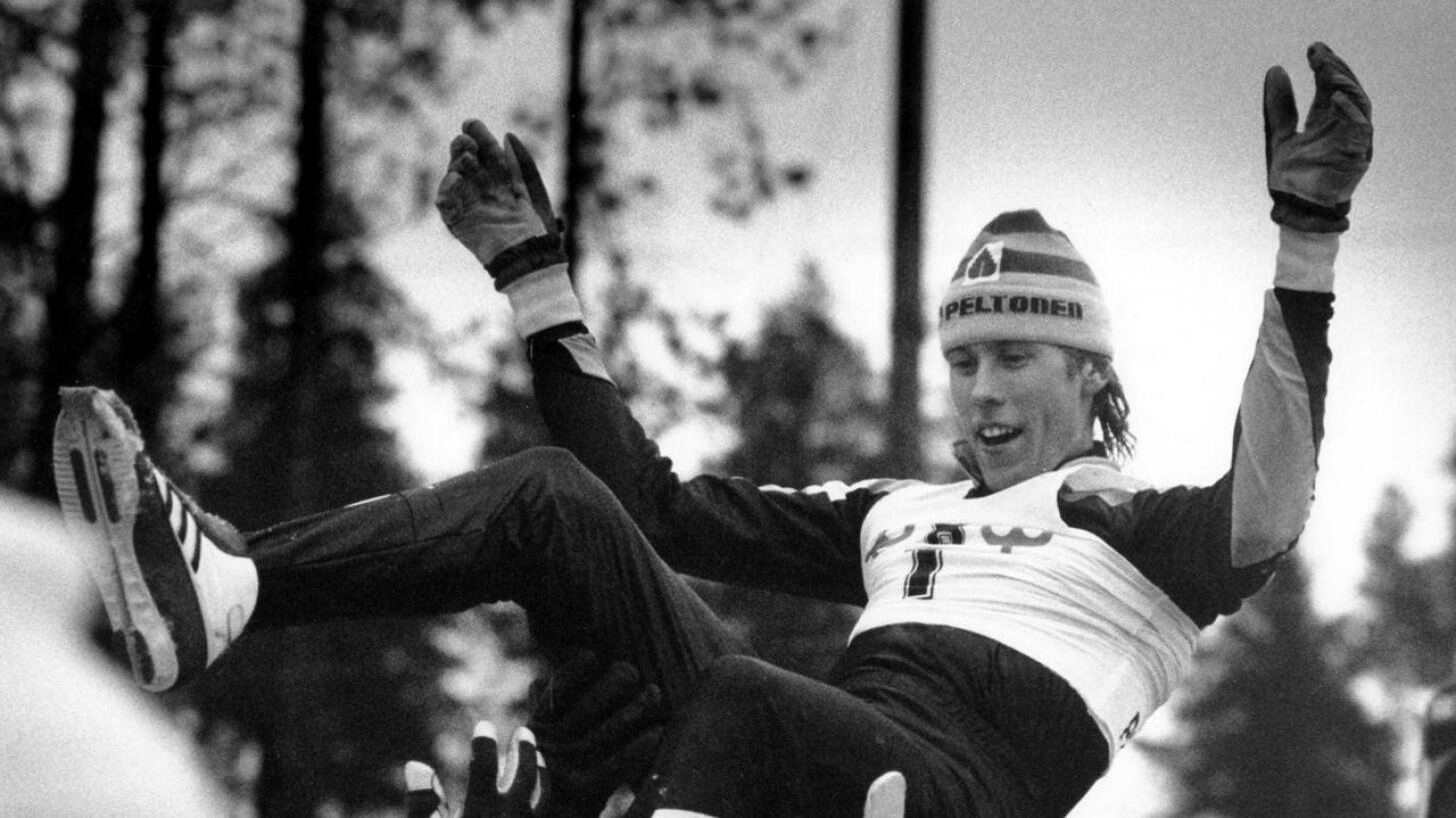 Pedersören voittokulku osui 1980-luvulle. Johan Lindiä heiteltiin useassa viestissä voiton kunniaksi ilmaan.