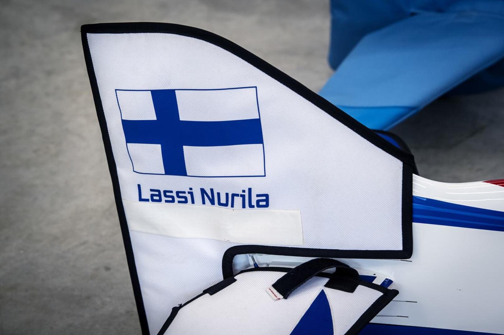 Lennokkiurheilun F3A-luokan maailmancupissa Lassi Nurila on kilpaillut vuodesta 2010 lähtien. Sinä aikana suomalaisia pilotteja on hänen lisäkseen ollut kisoissa kolme.