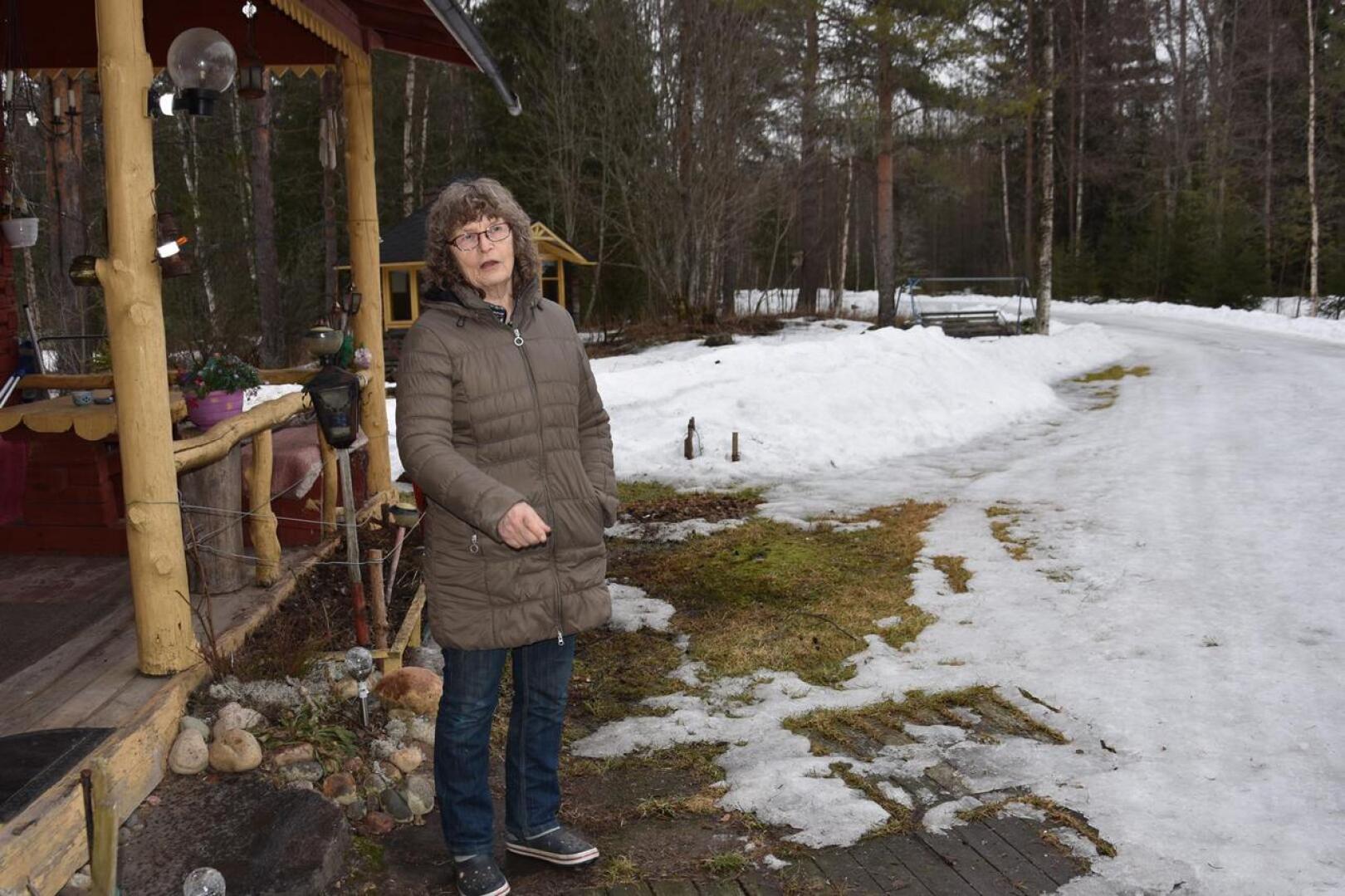 Kannuslainen Kalajoella. Kannuslaisen Liisa Mäki-Korvelan vajaan kahden hehtaarin tontti siirtyi vuonna 2002 Himangan kuntaan ja myöhemmin 2008 kuntaliitoksessa Kalajoen kaupunkiin. Mäki-Korvela esittää nyt, että hänen tilansa siirrettäisiin takaisin Kannukseen.