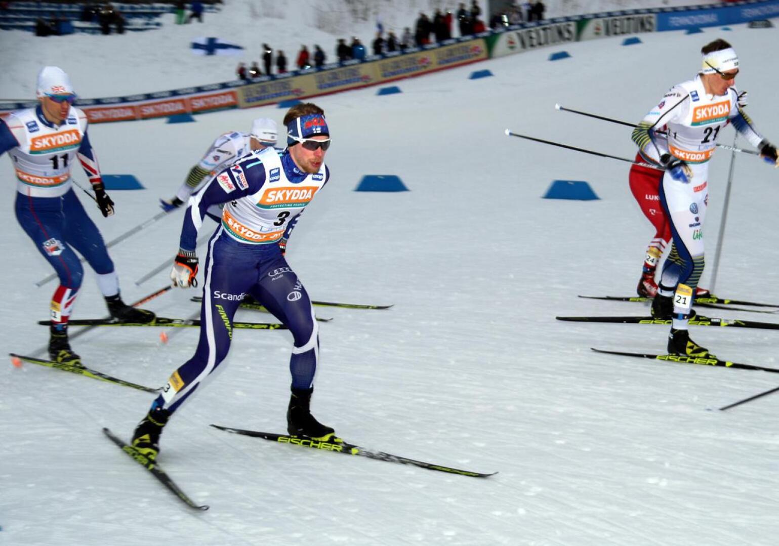 SM-pronssille 50 kilometrillä yltänyt Joni Mäki viiletti helmikuussa Lahden maailmancupin sprinttikilpailussa.