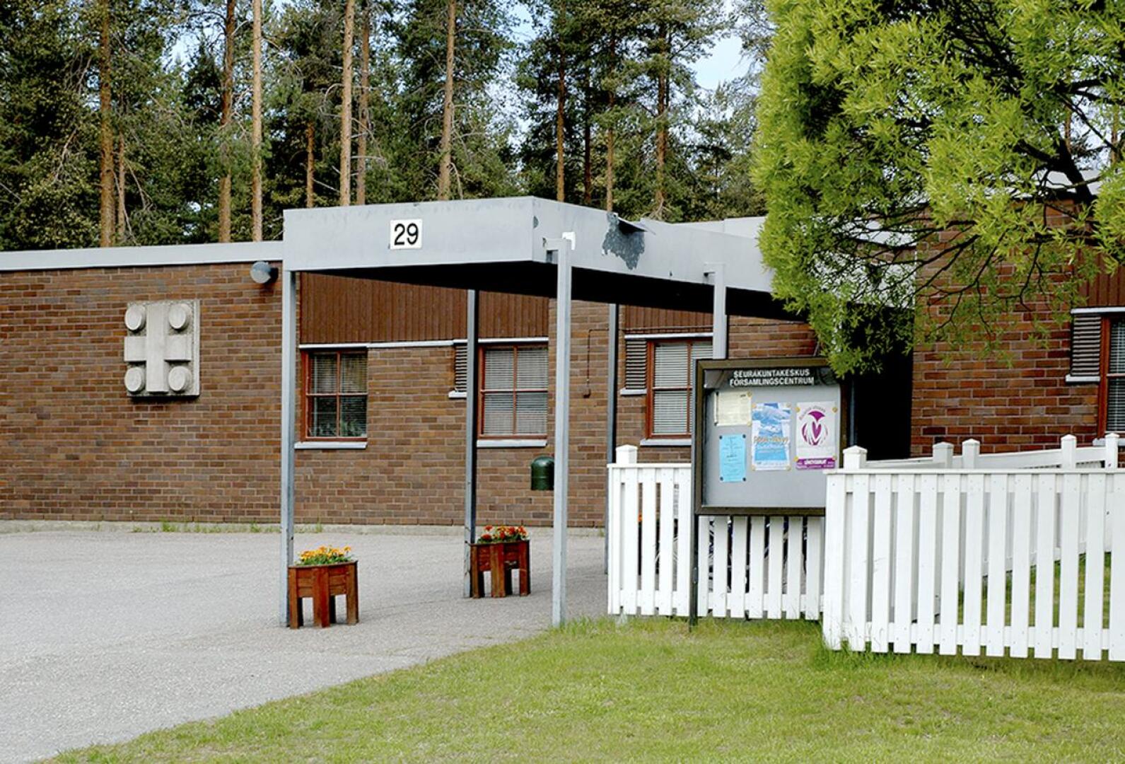 Yhteinen kirkkoneuvosto päätti myydä Koivuhaan seurakuntakodin Huutokaupat.com-palvelussa.