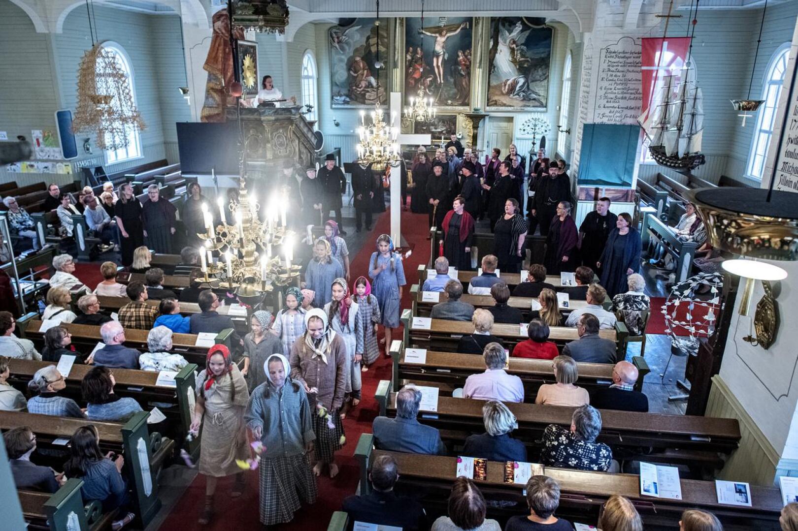Muistot eivät pala -kirkko-ooppera sai kantaesityksensä Lohtajan kirkkomusiikkijuhlilla vuonna 2019.