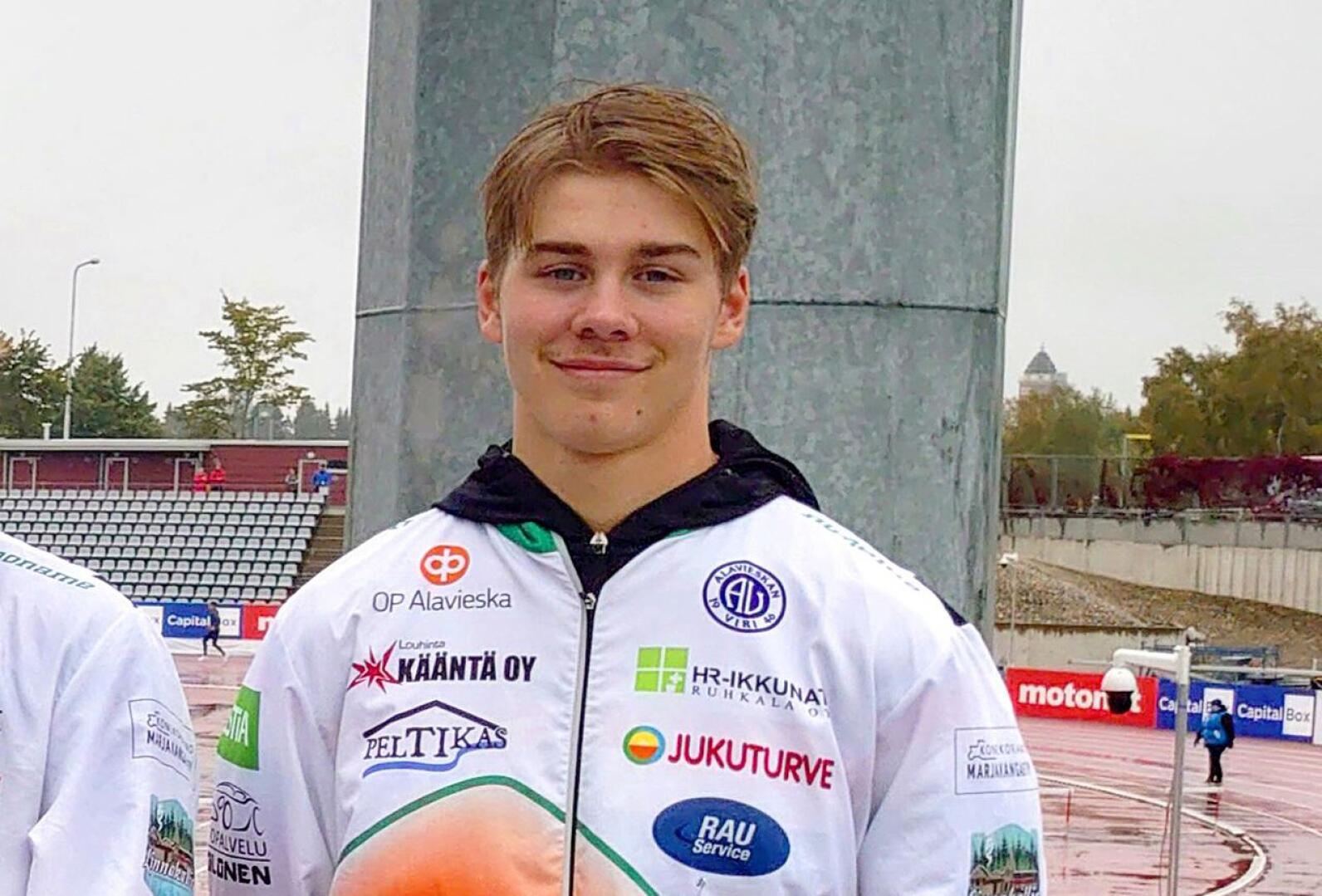 Kristian Hautakoski juoksi ennätyksensä, mutta karsiutui niukasti jatkosta 400 metrin aidoissa.