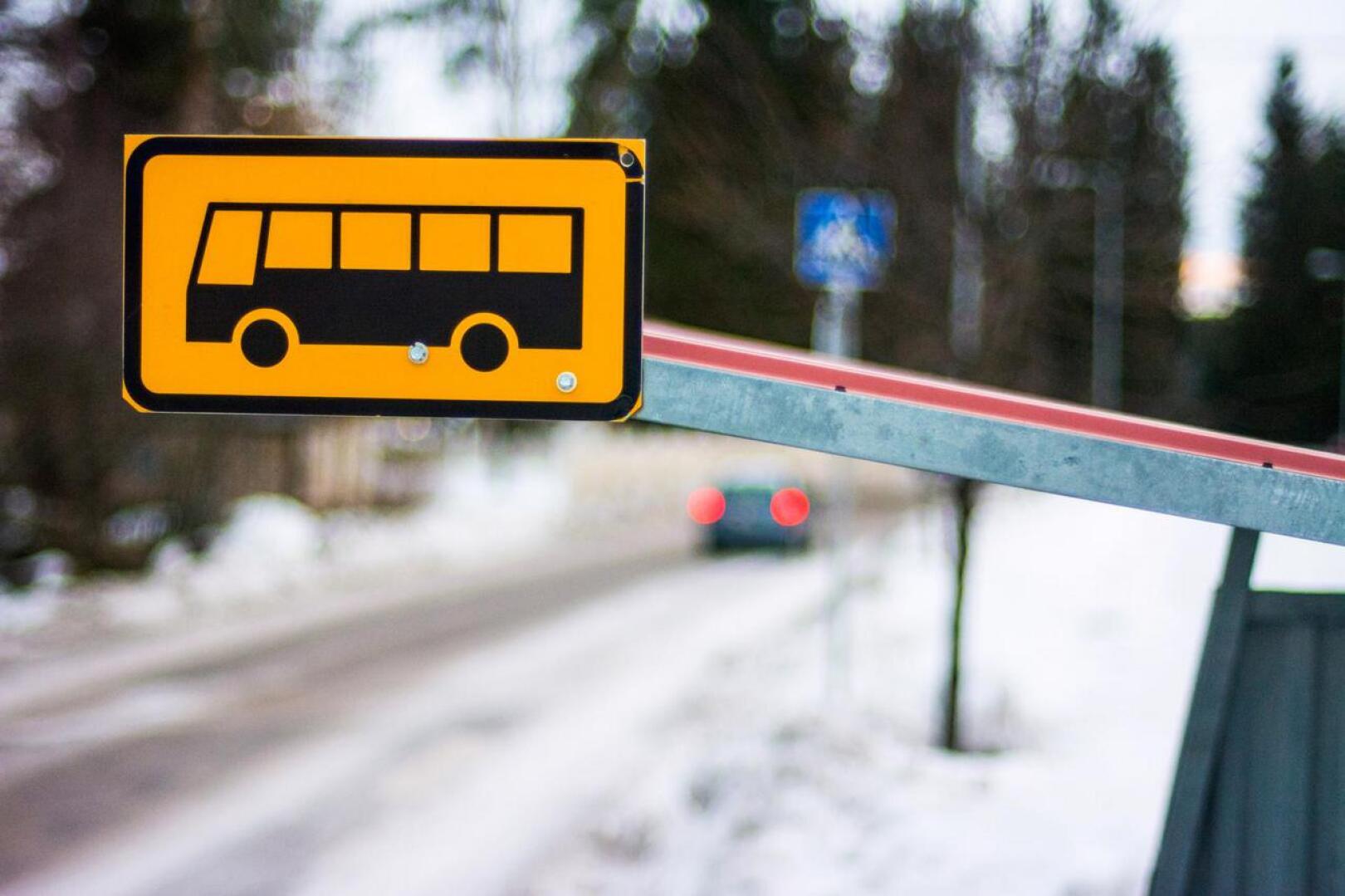 Kuopion bussiturma on käynnistänyt vilkkaan keskustelun seniorikuljettajien ajokunnon testaamisesta.