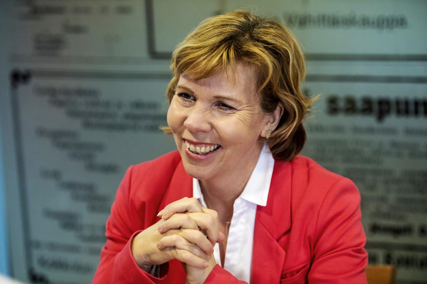 (arkistokuva)Puolueen puheenjohtajan, pietarsaarelaisen oikeusministeri Anna-Maja Henrikssonin mielestä kuntapolitiikassa tarvitaan sekä arvoja että hyvää taloudenpito