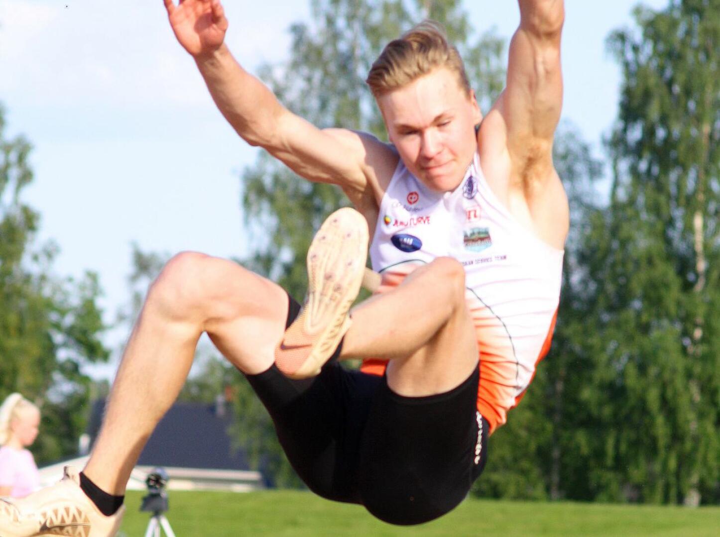 Eetu Jokela hyppäsi viidenneksi Kalevan kisojen miesten pituushypyssä.