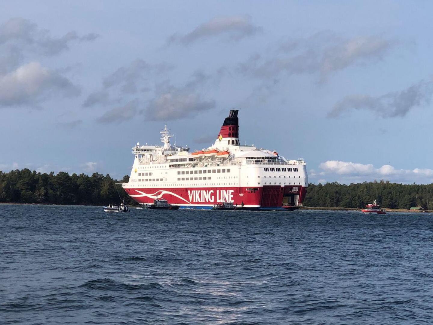 Viking Linen Amorella-alus pyritään hinaamaan Turun korjaustelakalle Naantaliin niin pian kin mahdollista.