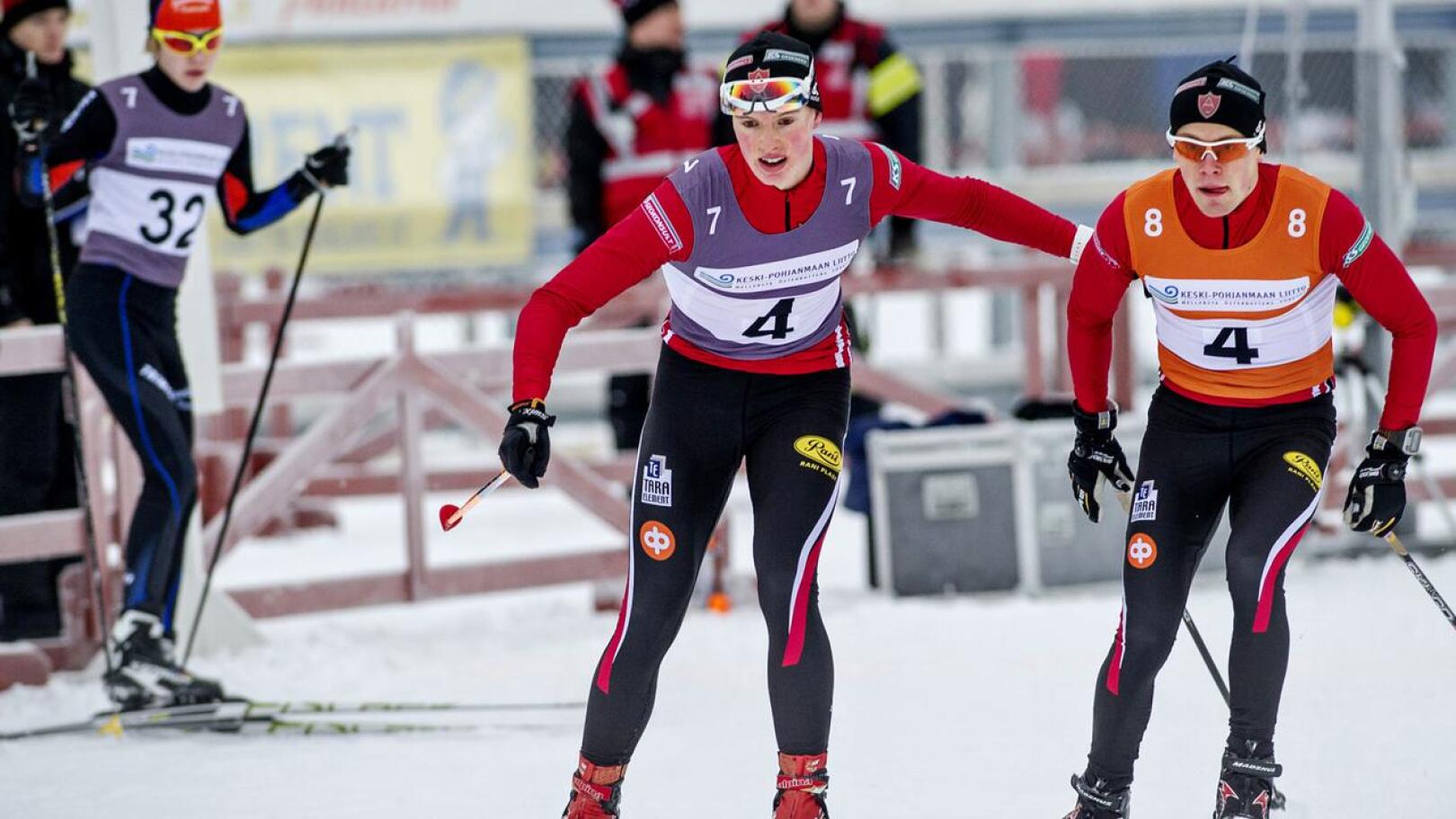 Kruunupyy vei nimiinsä seitsemännen Keskipohjanmaan Kilven, josta hiihdettiin vuosina 2012-22. Vetelissä 2017 Kruunupyyn viestiä veivät Axel Auren (vas.) ja Hugo Karlström.