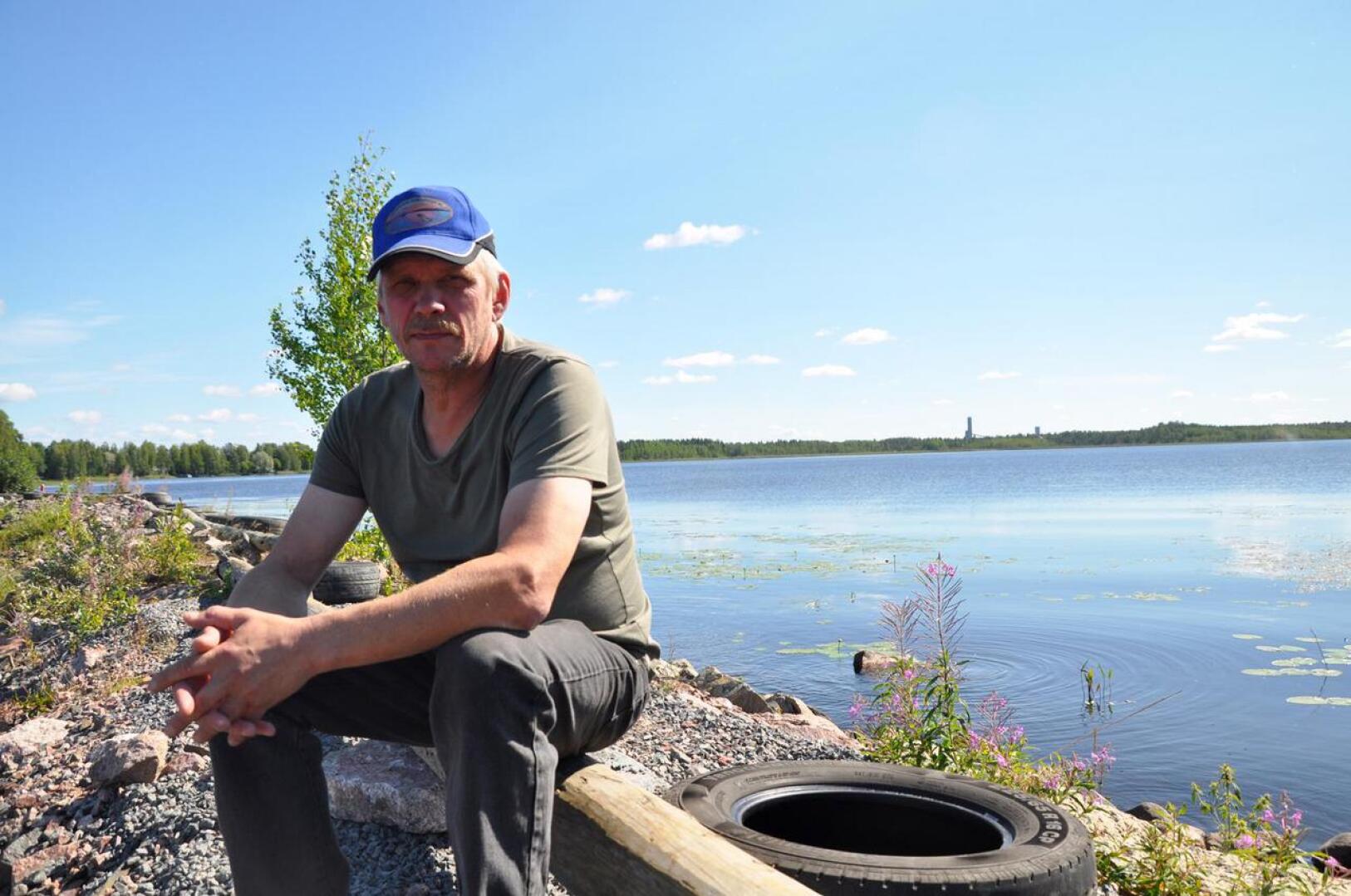 Viimeiset venepaikat varattiin alkuviikolla hotellin rannasta, kertoo kilpailujohtaja Tuomo Hakala. Vetouistelukilpailut näkyvät Pyhäjärvellä koko viikonlopun ja venekuntia on majoituksessa ympäri järven.