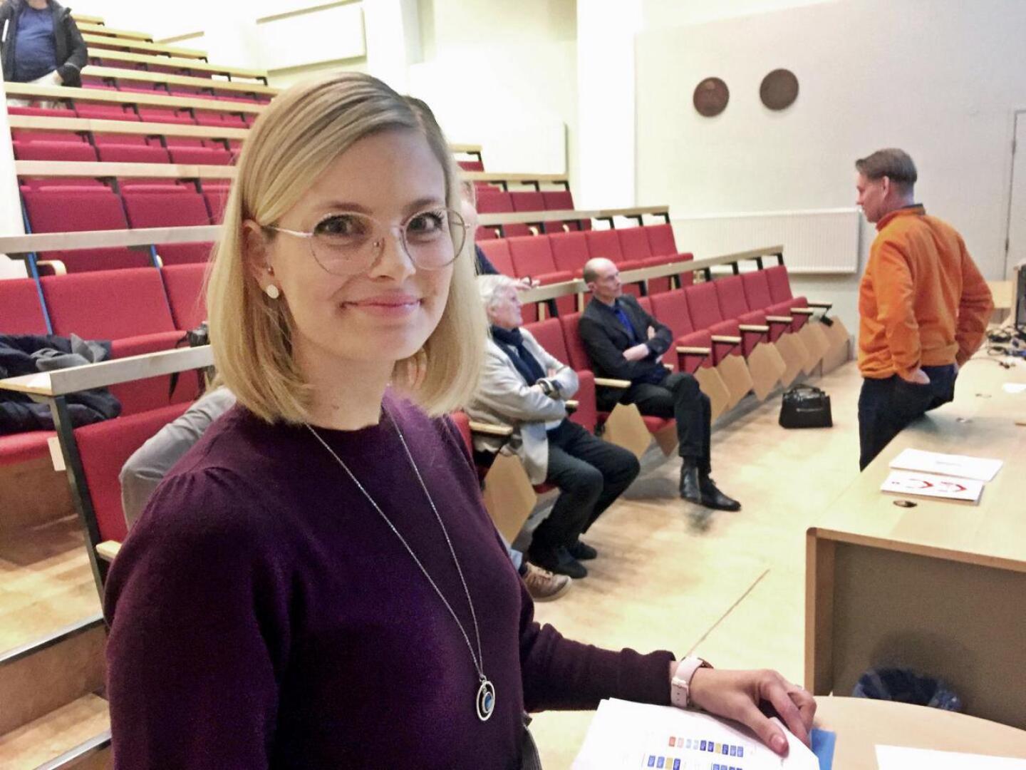 Matilda Engström, Pietarsaaren varhaiskasvatuksen johtaja katsoo, että syksyllä päiväkodeissa toteutettavan henkilöstökierron ansiosta koko henkilökunta pääsee kehittämään uutta pienryhmätoimintaa ja samalla omaa ammattitaitoaan. 