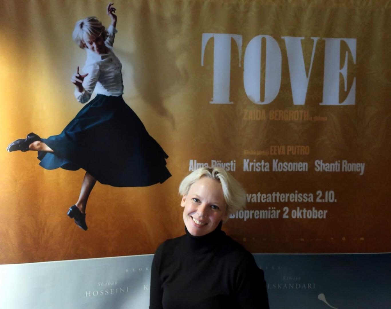 Alma Pöysti kävi esittelemässä Zaida Bergrothin ohjaamaa Tove-elokuvaa Vaasassa Aila-myrskyn aikaan. Ensi-ilta koittaa 2.10.